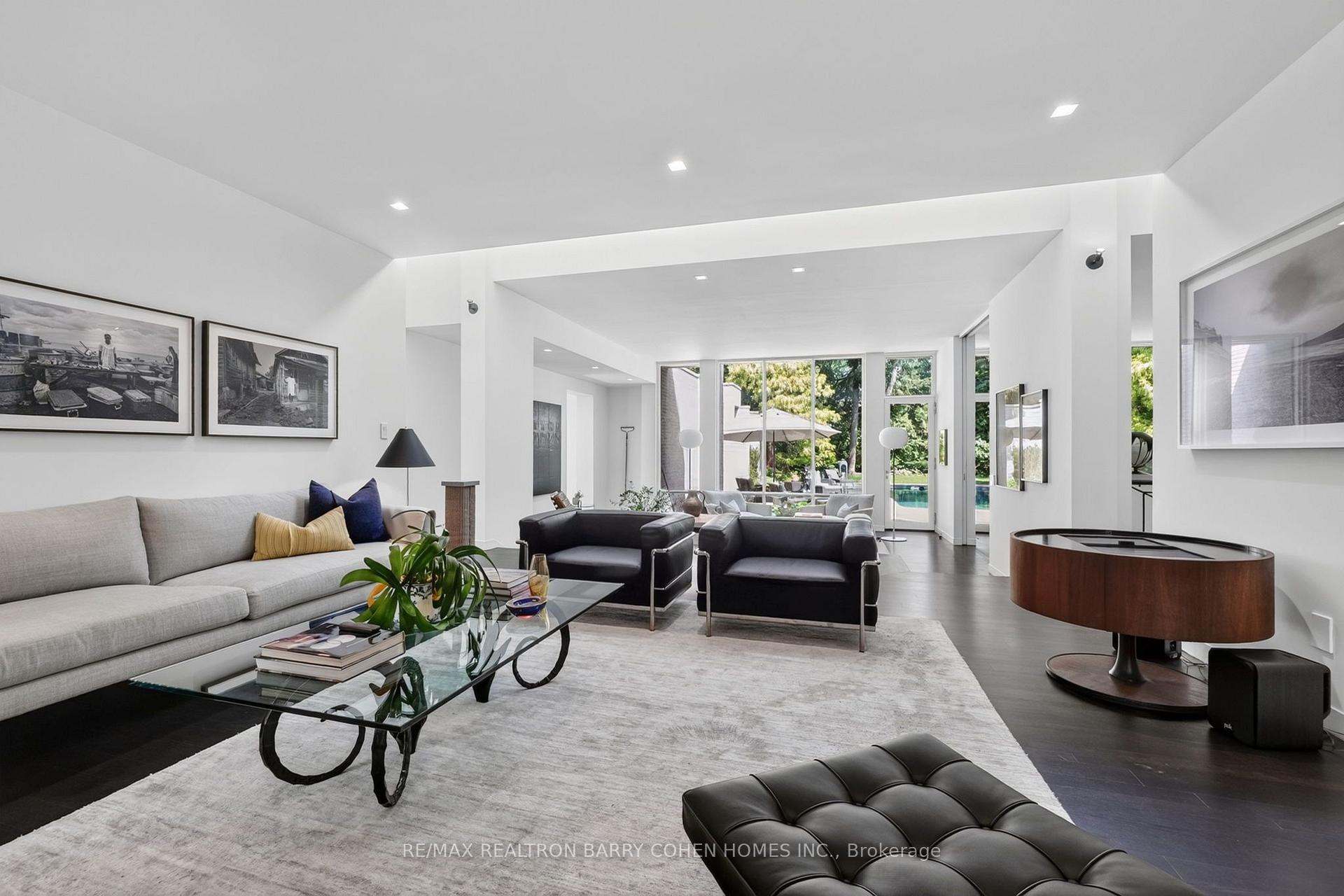 Photo 7 of 12 Tudor Gate, North York, Bridle Path-Sunnybrook-York Mills — HOMEH