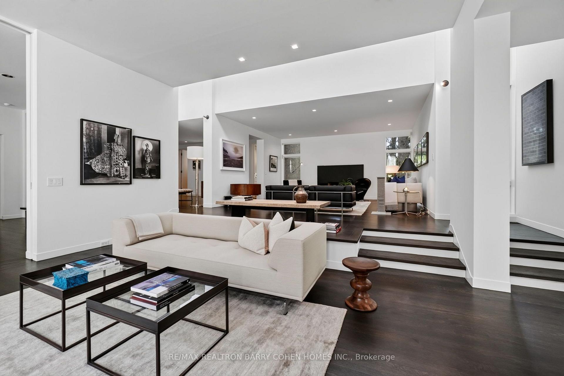 Photo 16 of 12 Tudor Gate, North York, Bridle Path-Sunnybrook-York Mills — HOMEH