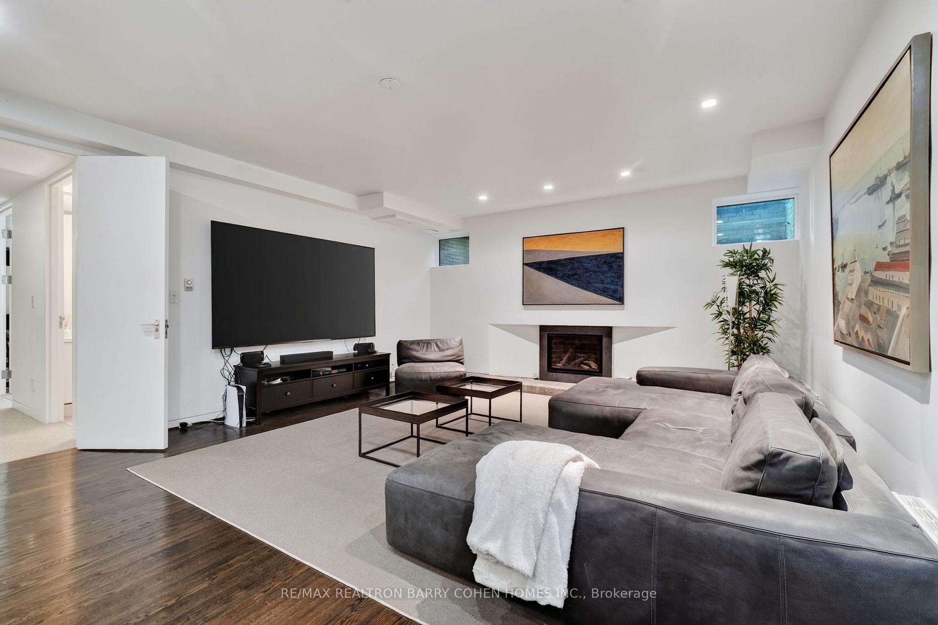 Photo 37 of 12 Tudor Gate, North York, Bridle Path-Sunnybrook-York Mills — HOMEH