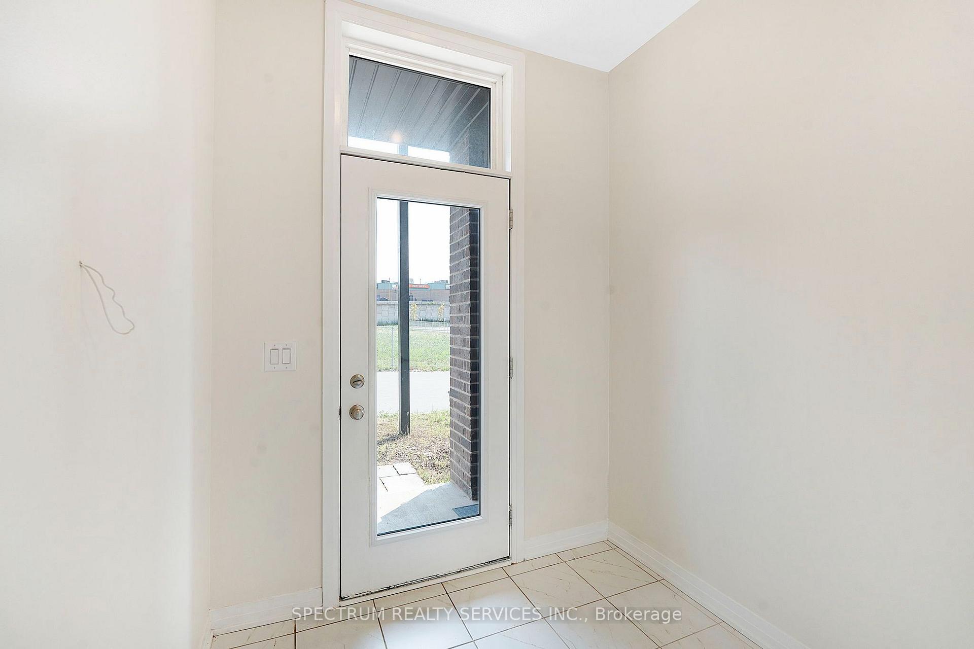 Photo 10 of Unit 108, 585 Colborne Street E, Brantford, East Ward — HOMEH