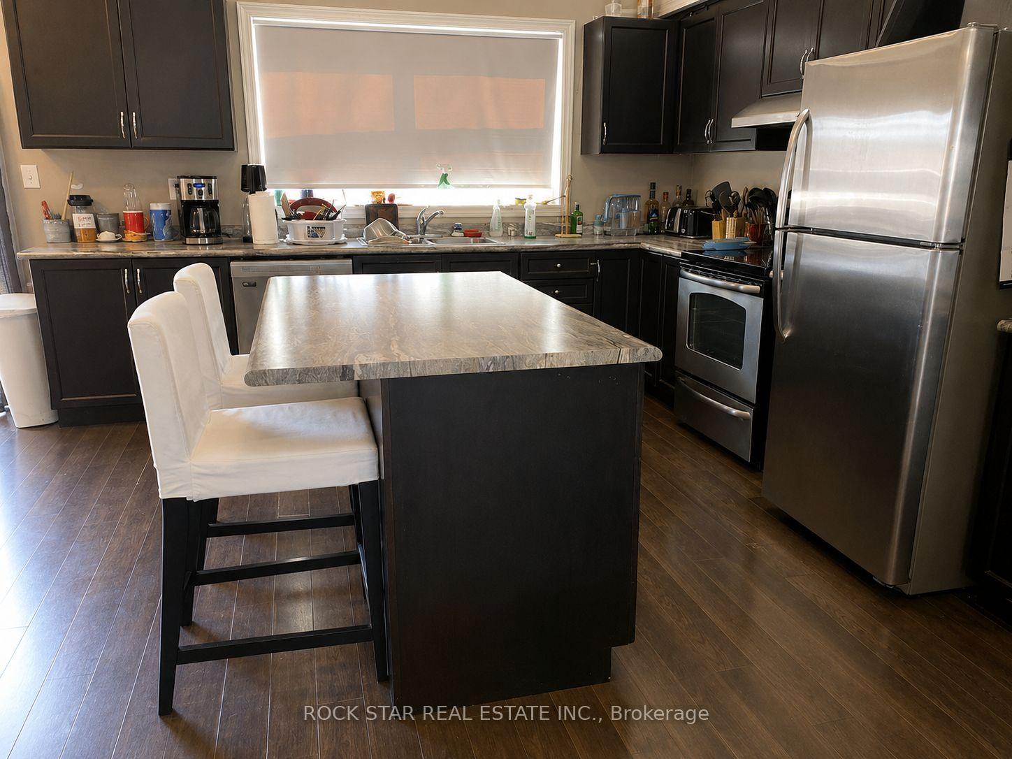 Photo 3 of 20B Chestnut Street E, St. Catharines, Secord Woods — HOMEH
