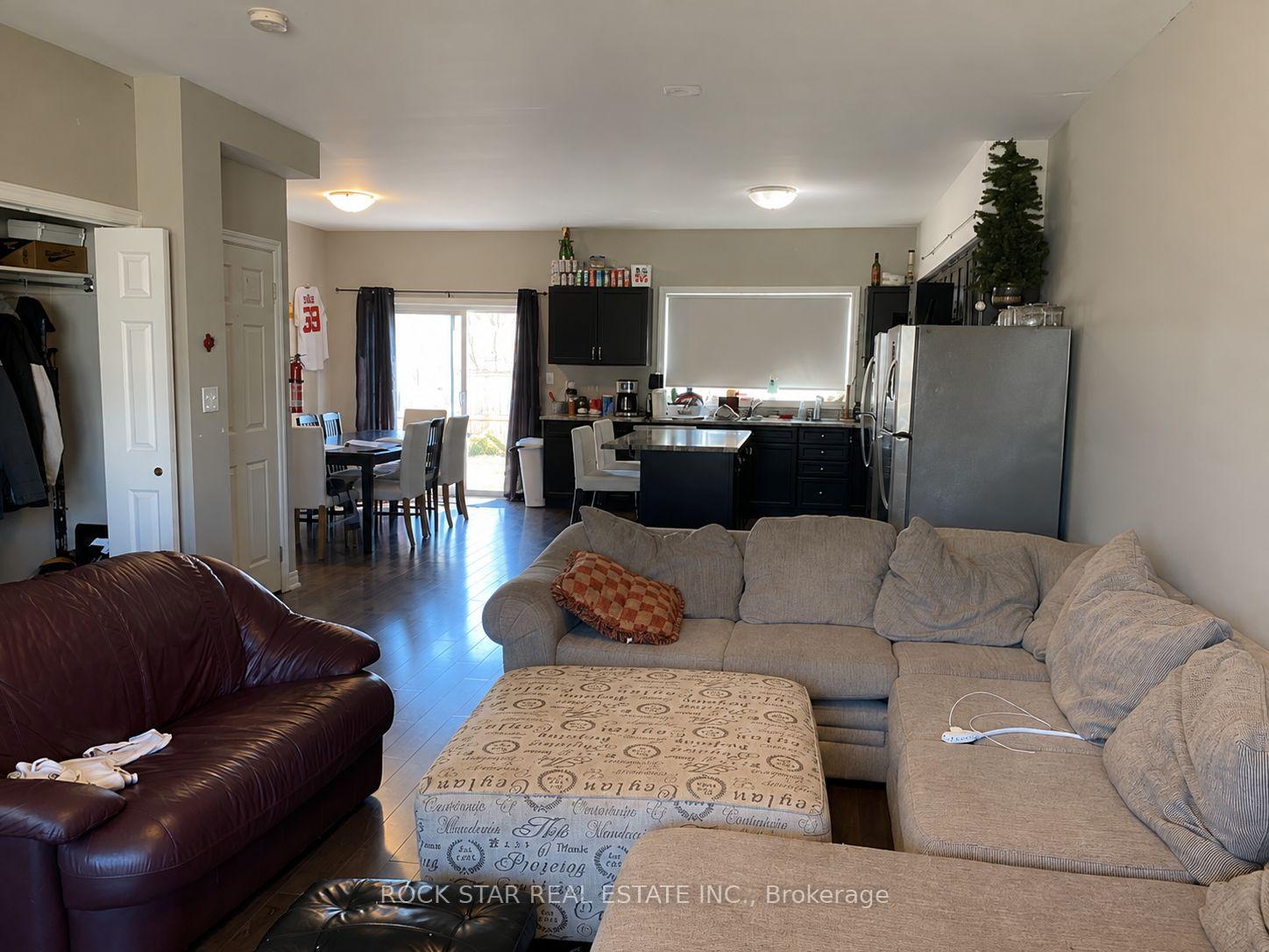 Photo 4 of 20B Chestnut Street E, St. Catharines, Secord Woods — HOMEH