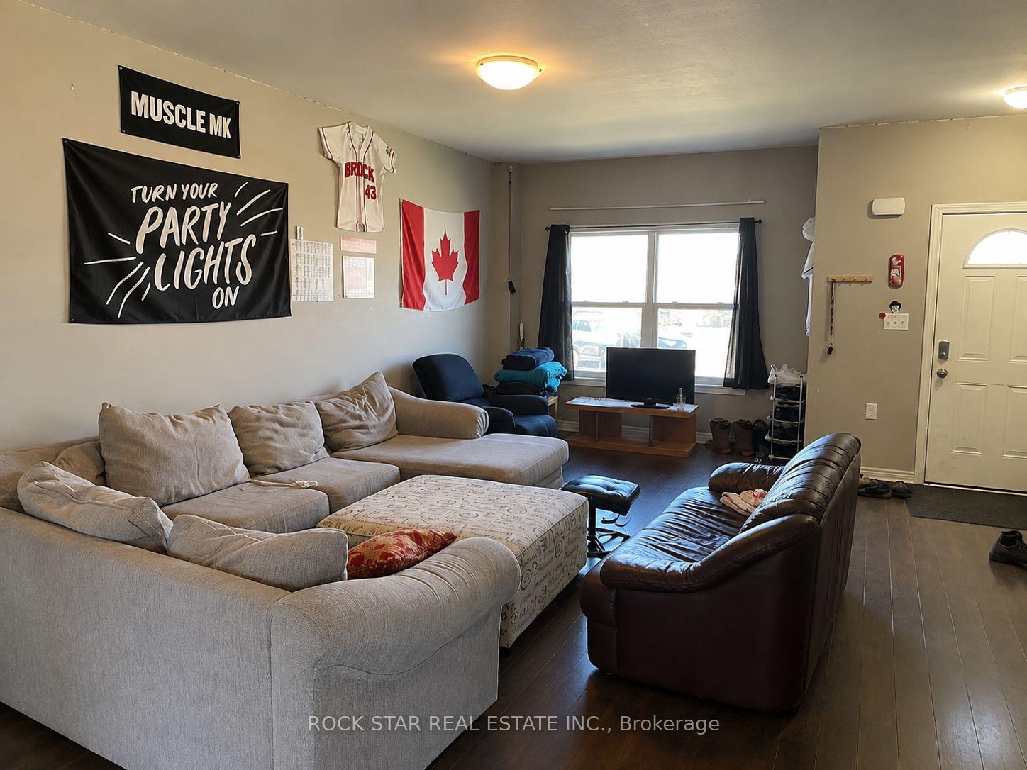 Photo 5 of 20B Chestnut Street E, St. Catharines, Secord Woods — HOMEH