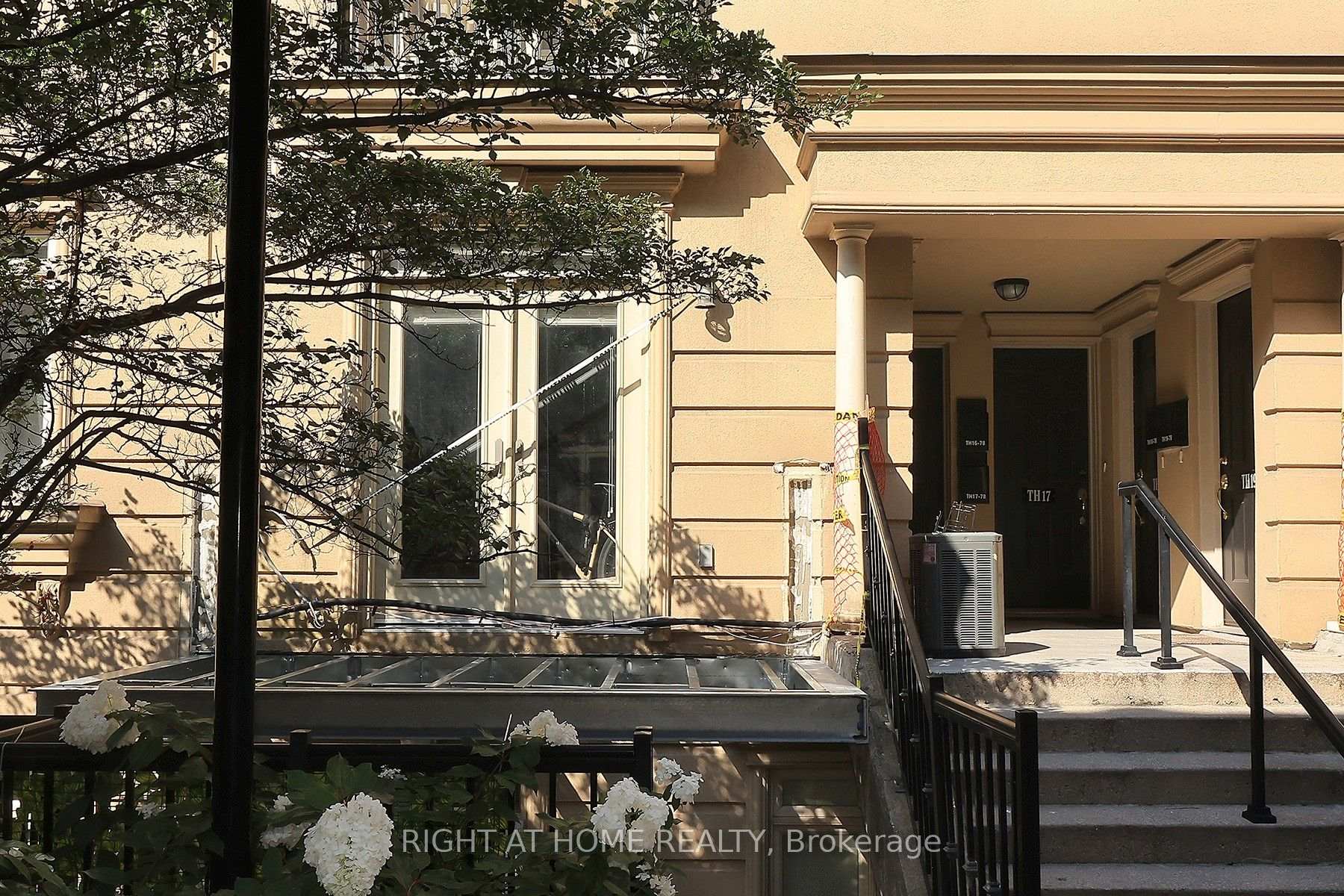 Photo 1 of Unit TH12, 78 Carr Street, Toronto, Kensington-Chinatown — HOMEH