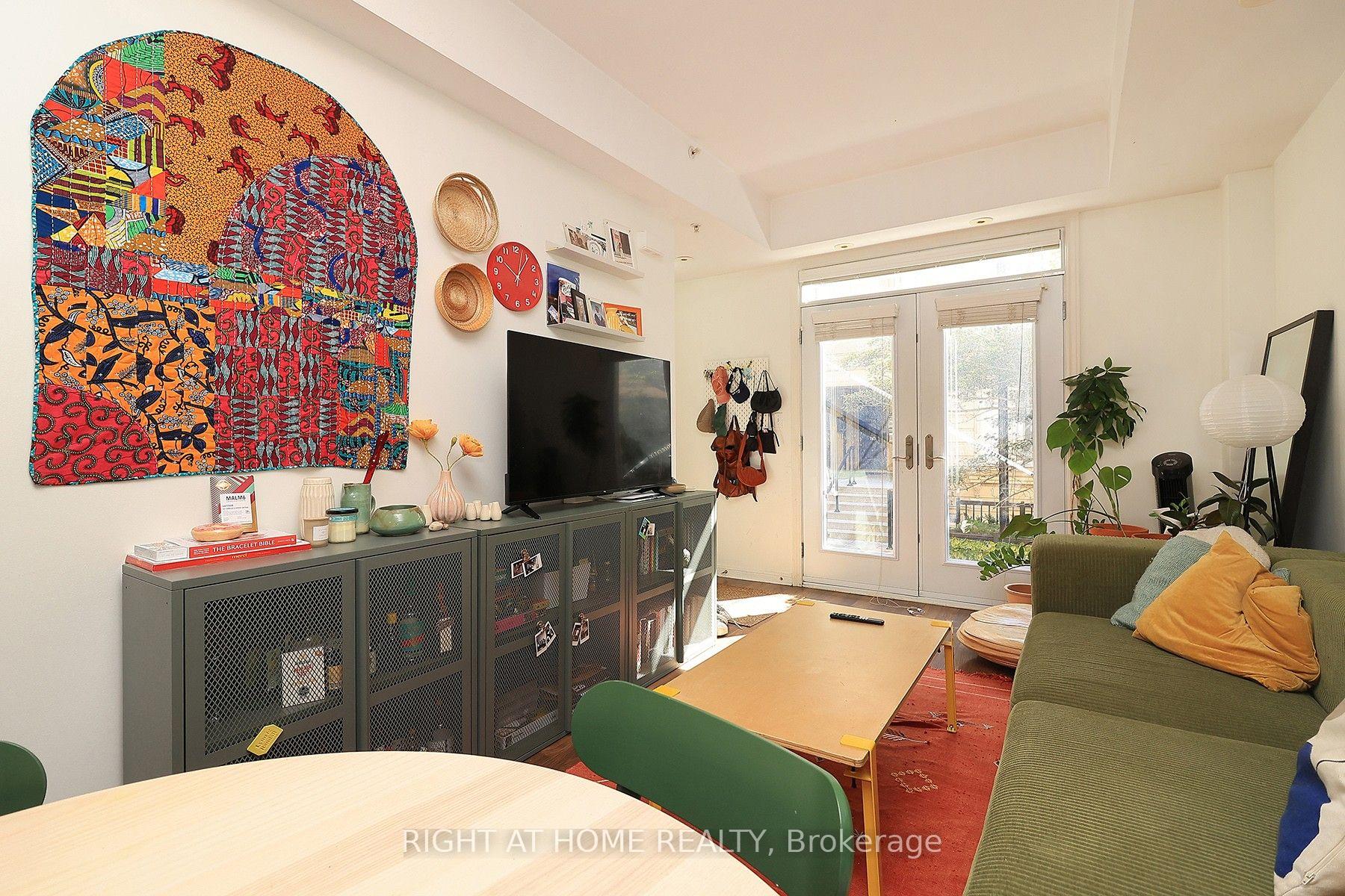 Photo 6 of Unit TH12, 78 Carr Street, Toronto, Kensington-Chinatown — HOMEH