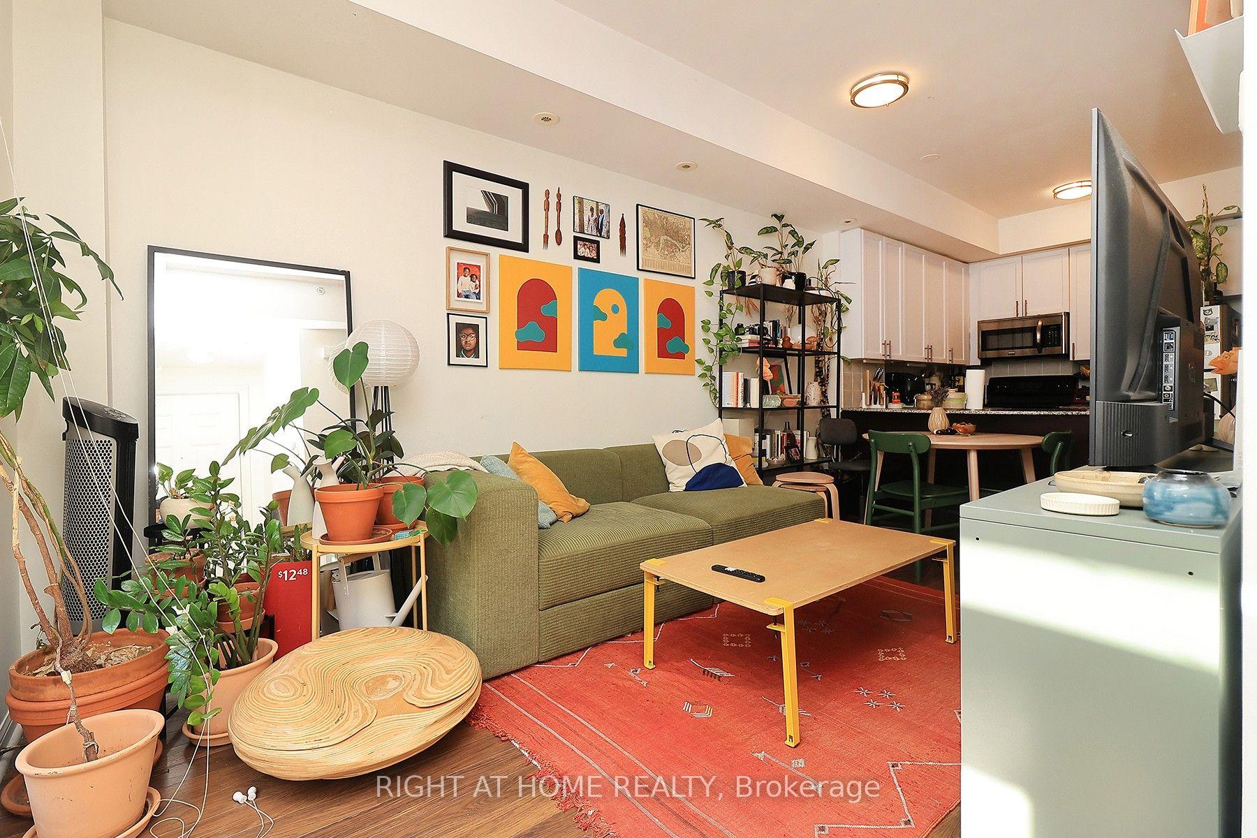 Photo 7 of Unit TH12, 78 Carr Street, Toronto, Kensington-Chinatown — HOMEH