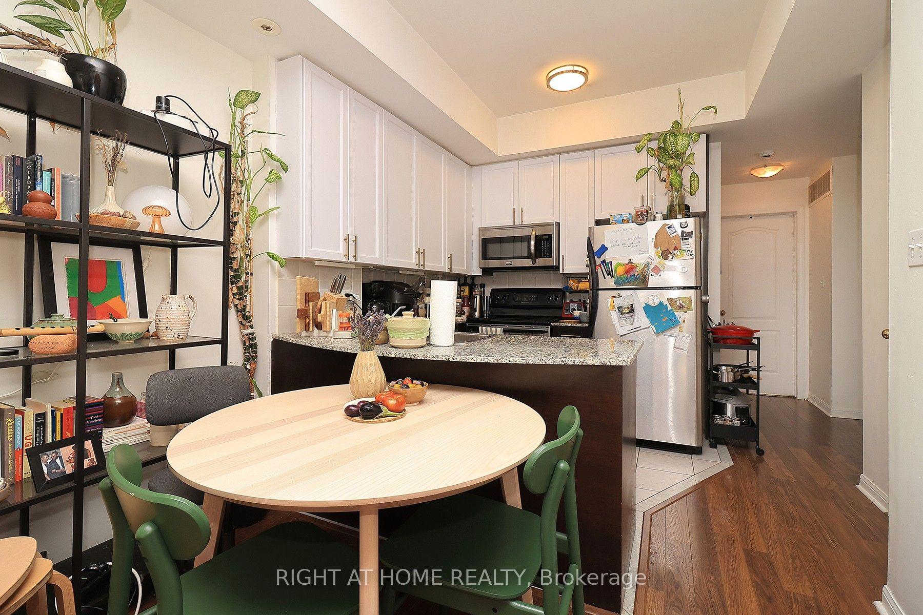 Photo 10 of Unit TH12, 78 Carr Street, Toronto, Kensington-Chinatown — HOMEH