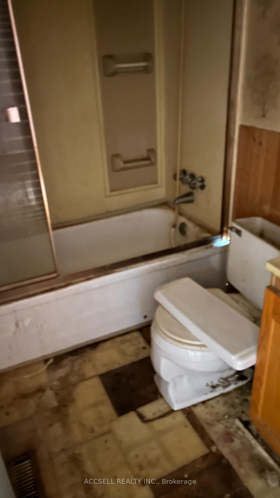 Photo 9 of 5501 Schueller Crescent, Burlington, Appleby — HOMEH