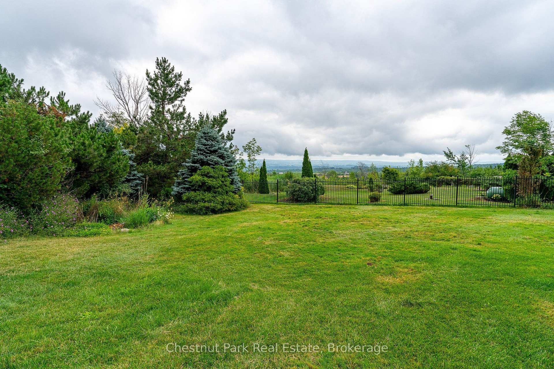 Photo 5 of 103 Ridgecrest Lane, Meaford — HOMEH