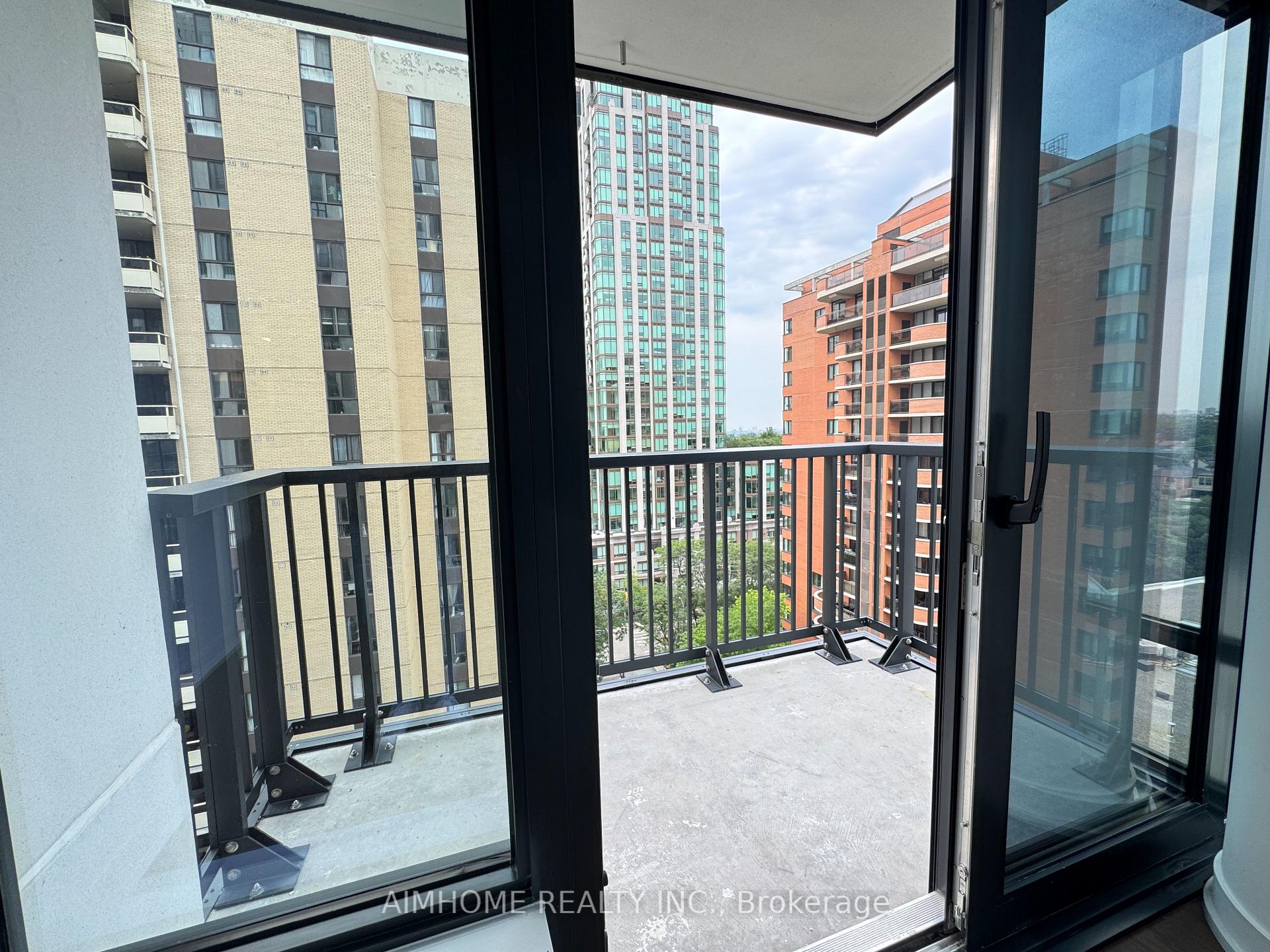 Photo 5 of Unit 1606, 91 Montclair Ave, Toronto, Forest Hill South — HOMEH