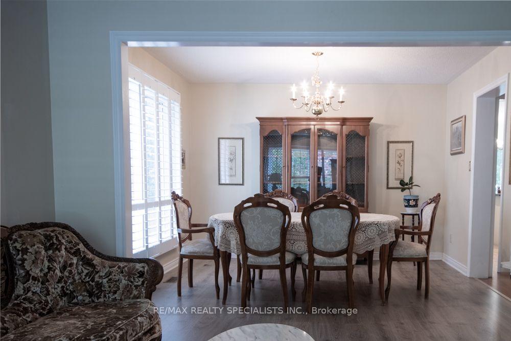 Photo 15 of 358 Erin Street, Oakville, Falgarwood — HOMEH
