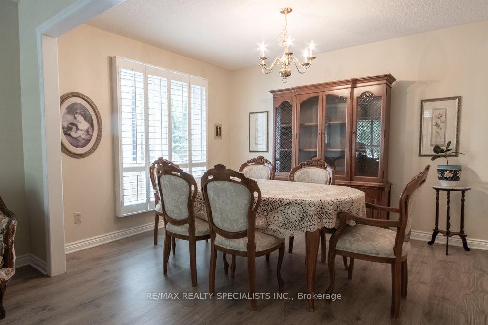 Photo 16 of 358 Erin Street, Oakville, Falgarwood — HOMEH
