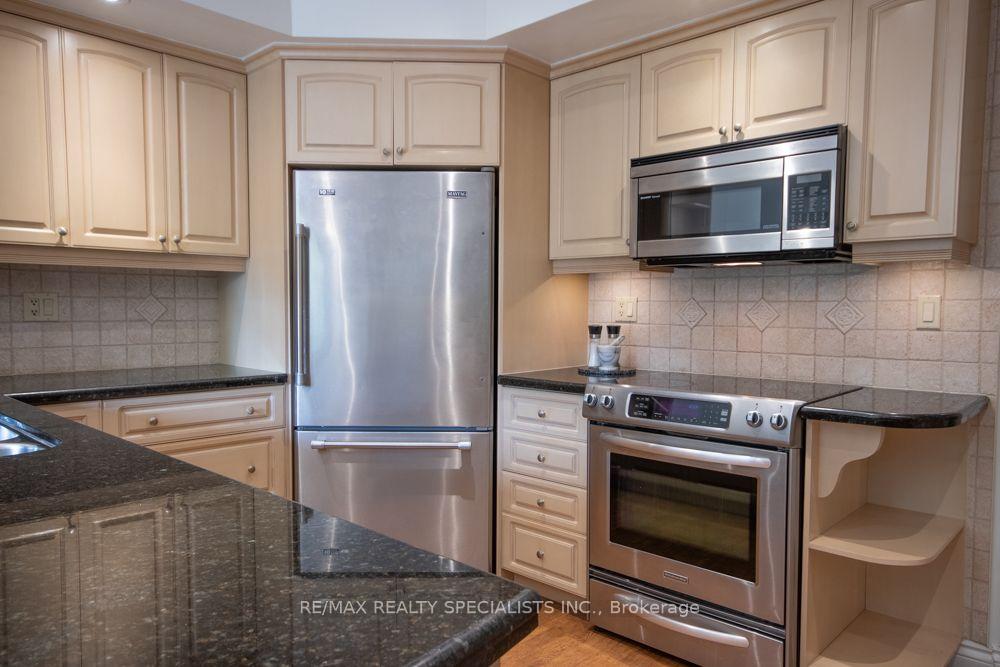 Photo 24 of 358 Erin Street, Oakville, Falgarwood — HOMEH