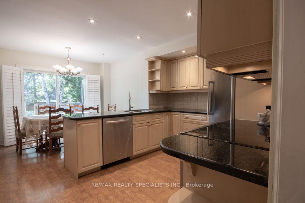 Photo 25 of 358 Erin Street, Oakville, Falgarwood — HOMEH