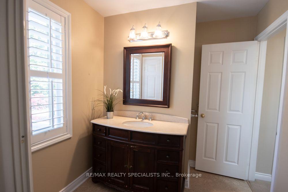 Photo 34 of 358 Erin Street, Oakville, Falgarwood — HOMEH