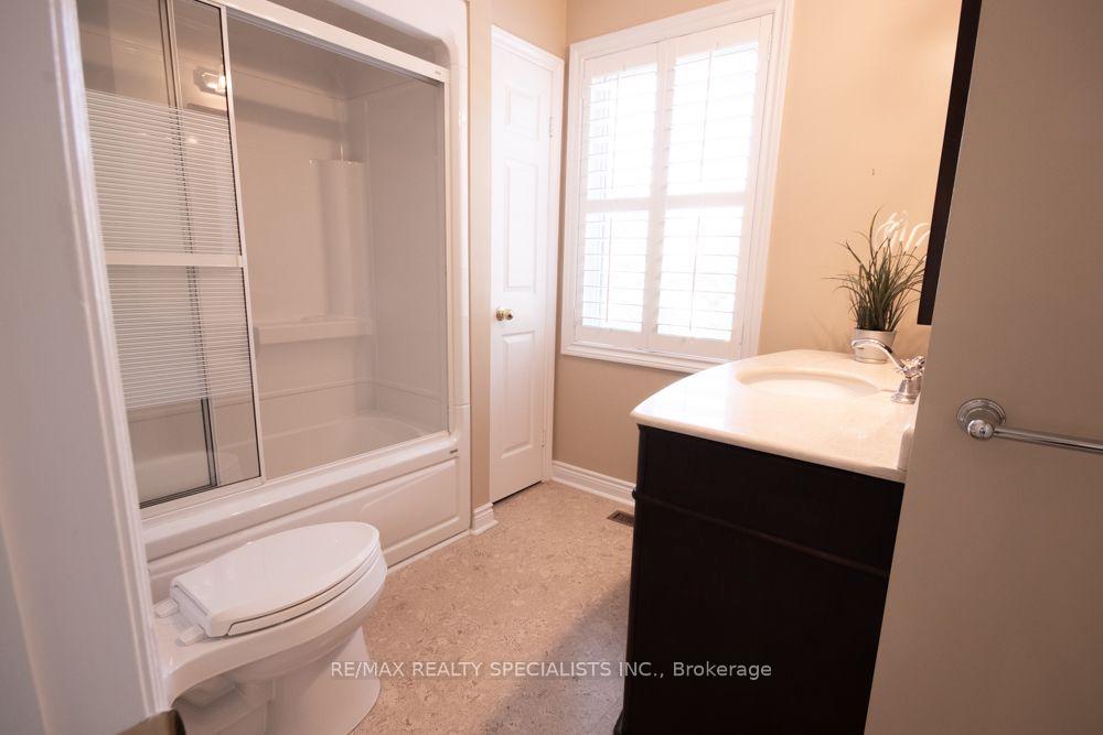 Photo 35 of 358 Erin Street, Oakville, Falgarwood — HOMEH