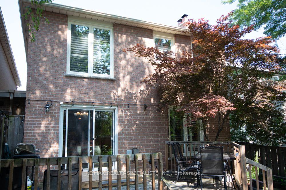 Photo 41 of 358 Erin Street, Oakville, Falgarwood — HOMEH