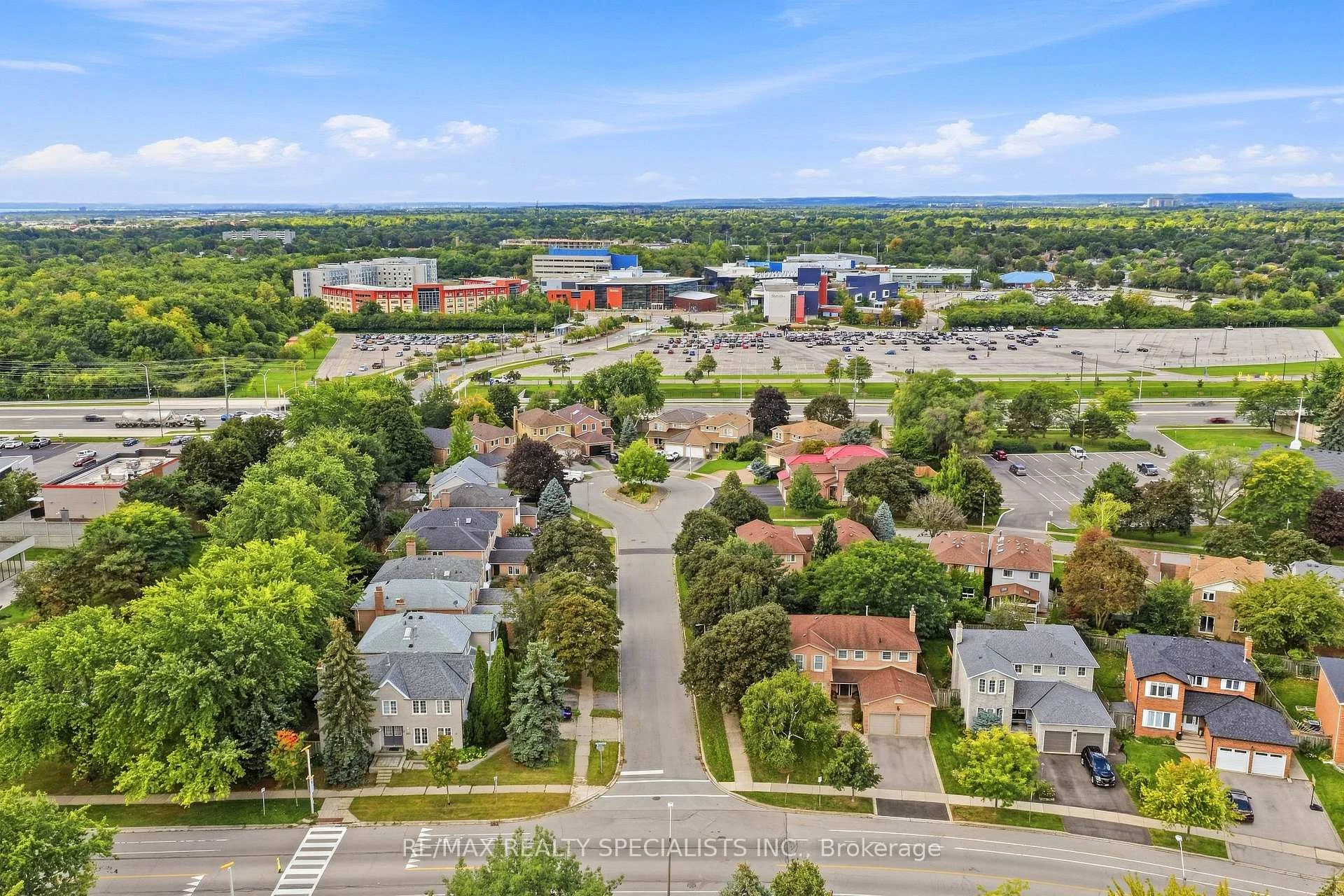 Photo 9 of 358 Erin Street, Oakville, Falgarwood — HOMEH