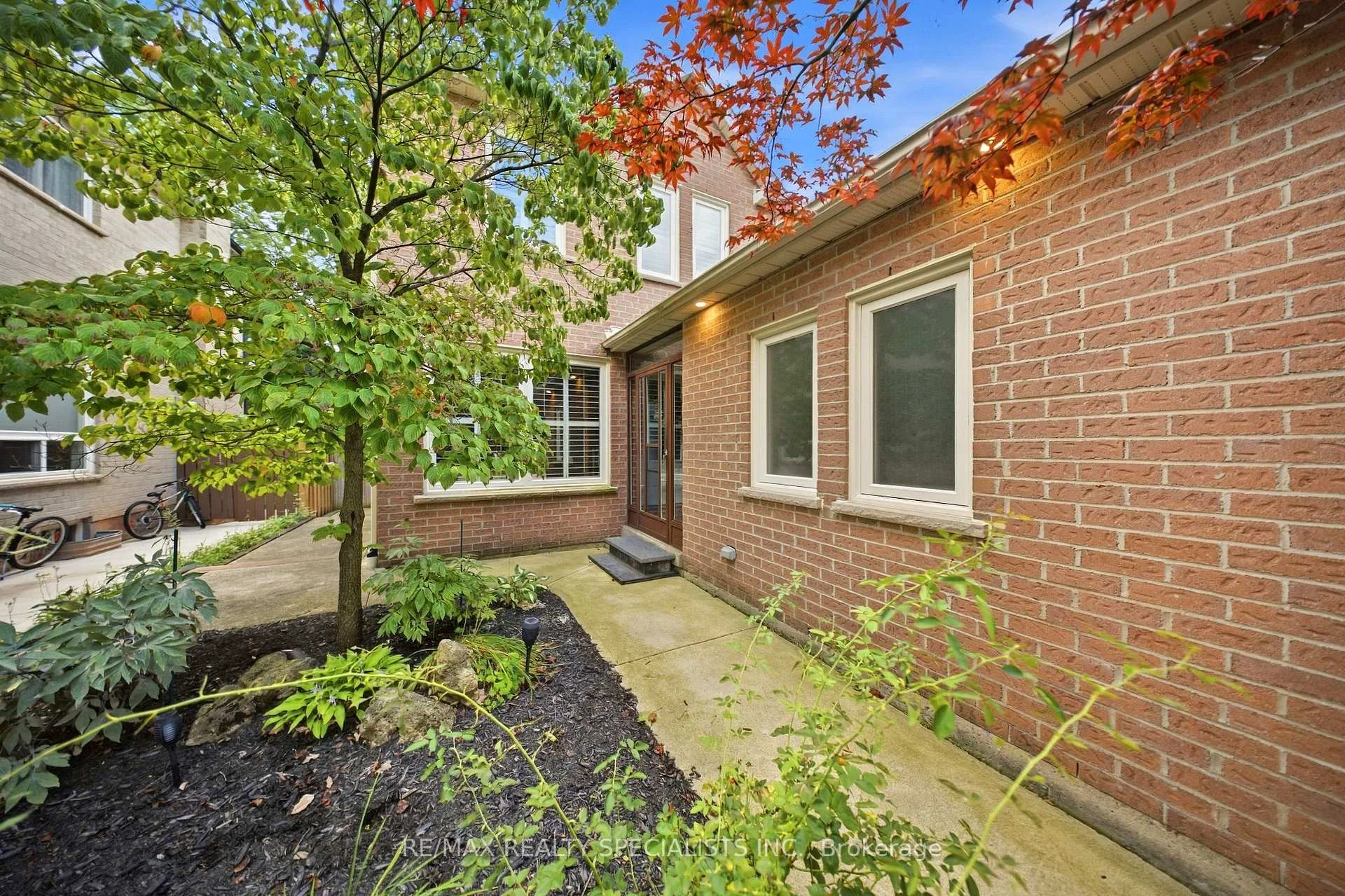 Photo 10 of 358 Erin Street, Oakville, Falgarwood — HOMEH