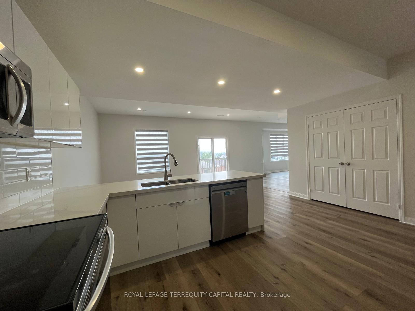 Photo 4 of Unit Upper, 343 Edgehill Drive, Barrie, Edgehill Drive — HOMEH