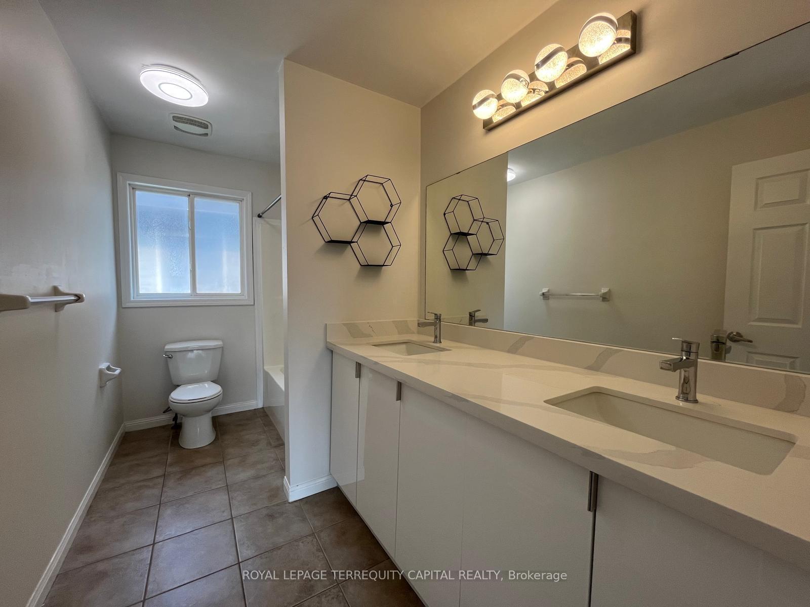 Photo 10 of Unit Upper, 343 Edgehill Drive, Barrie, Edgehill Drive — HOMEH