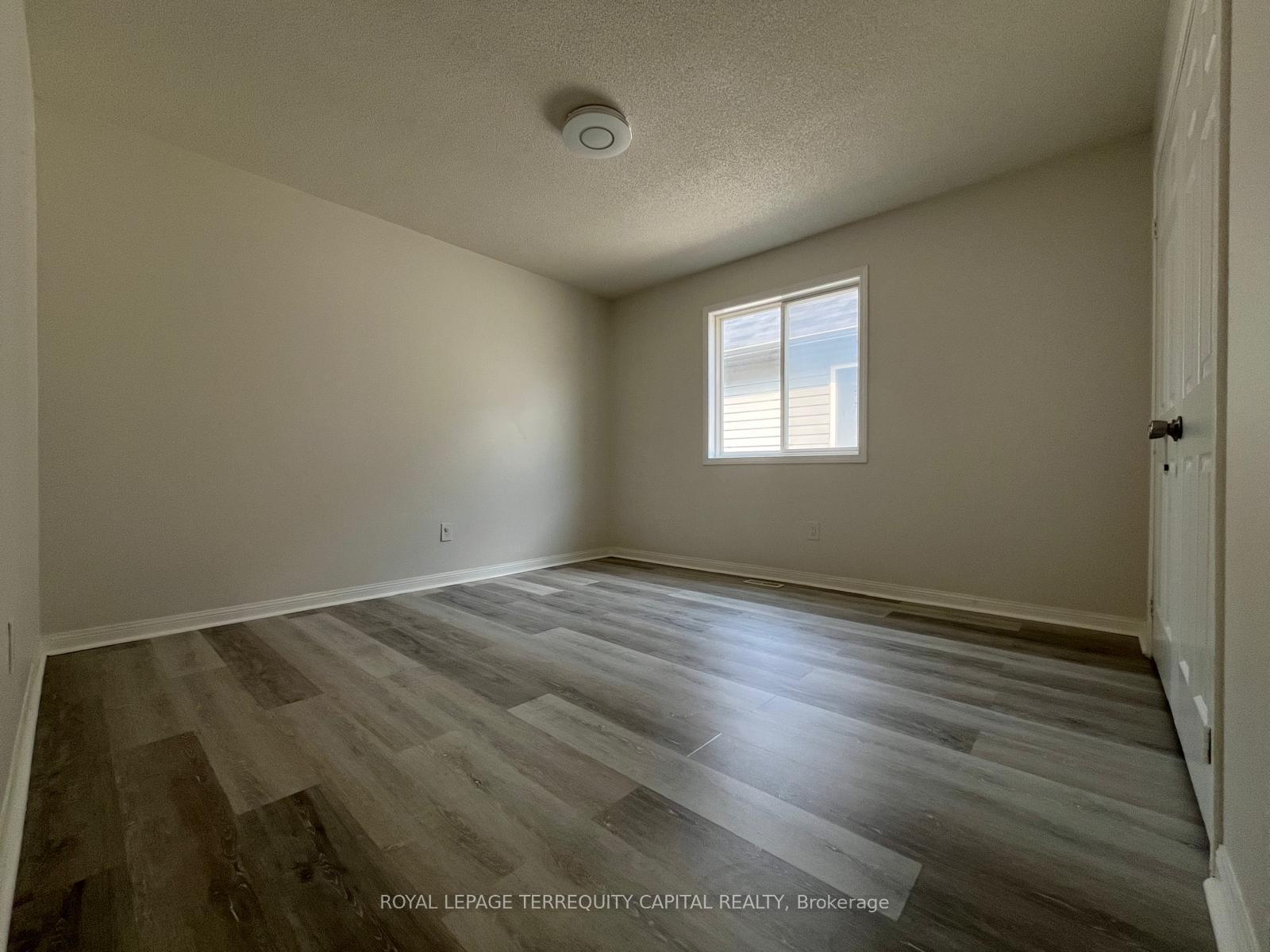 Photo 13 of Unit Upper, 343 Edgehill Drive, Barrie, Edgehill Drive — HOMEH