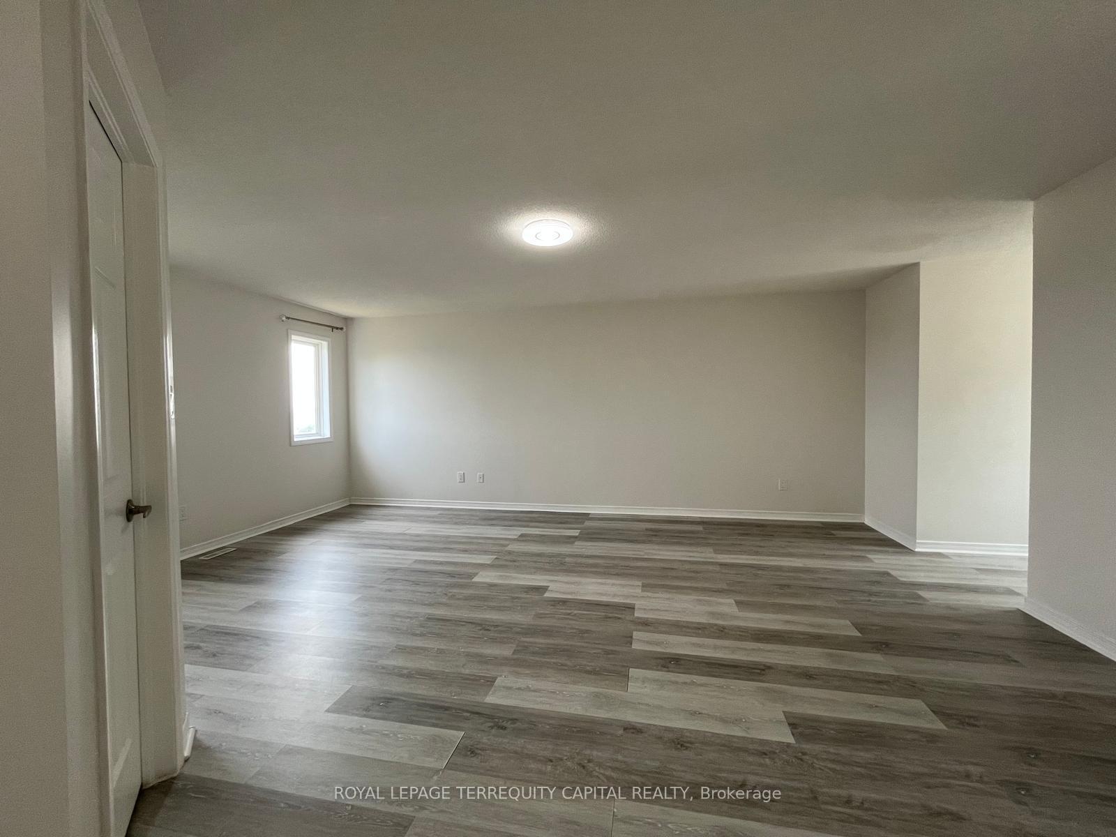 Photo 16 of Unit Upper, 343 Edgehill Drive, Barrie, Edgehill Drive — HOMEH