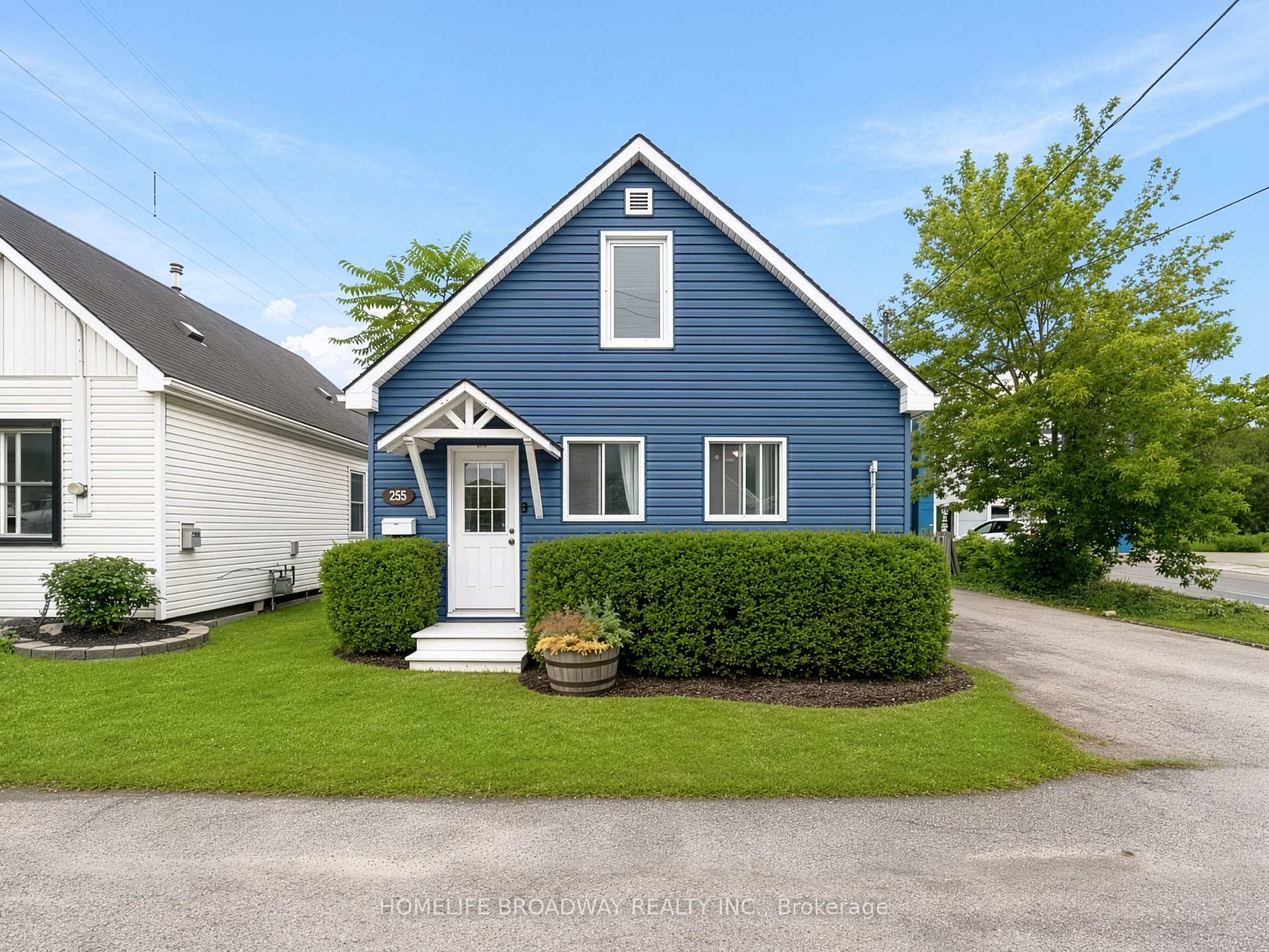 Photo of 255 Robinson Street N