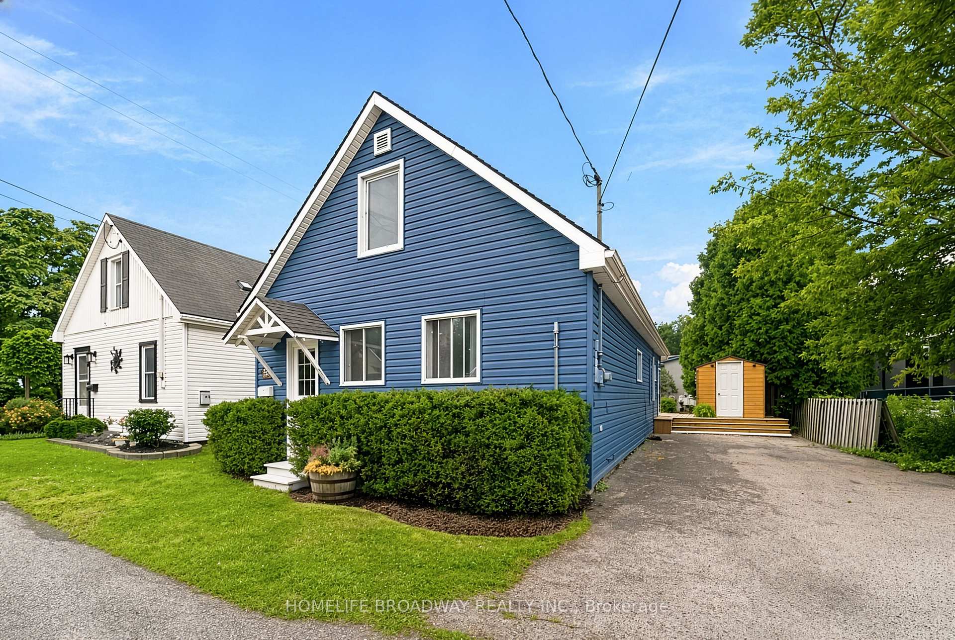 Photo 2 of 255 Robinson Street N, Grimsby, Grimsby East — HOMEH