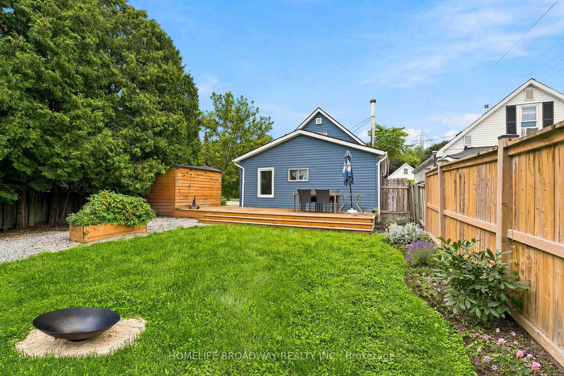 Photo 5 of 255 Robinson Street N, Grimsby, Grimsby East — HOMEH