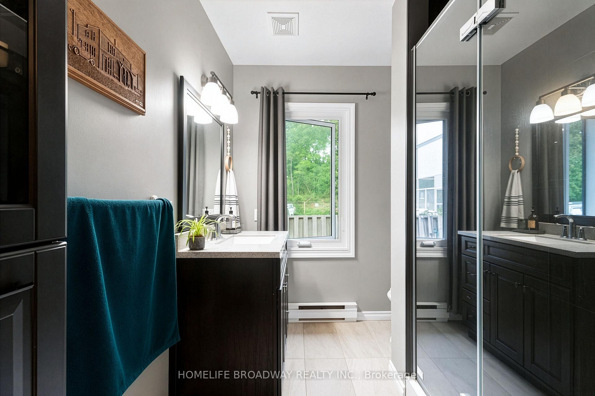 Photo 18 of 255 Robinson Street N, Grimsby, Grimsby East — HOMEH