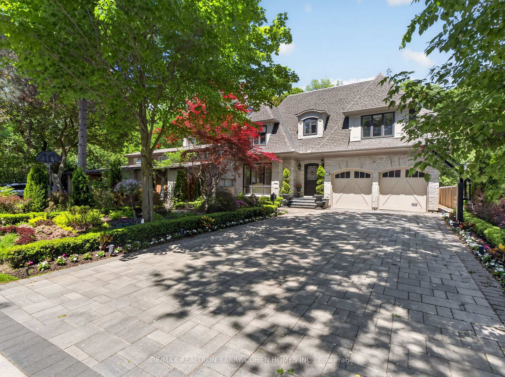 Photo 2 of 18 Brookfield Road, North York, Bridle Path-Sunnybrook-York Mills — HOMEH