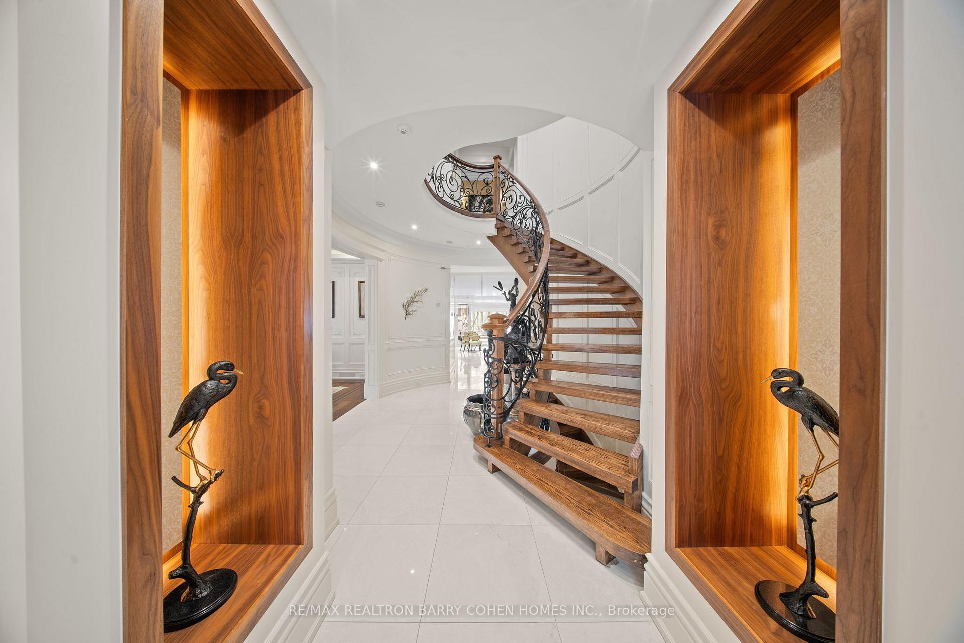 Photo 4 of 18 Brookfield Road, North York, Bridle Path-Sunnybrook-York Mills — HOMEH