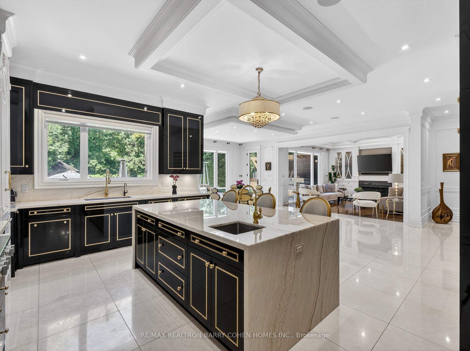 Photo 11 of 18 Brookfield Road, North York, Bridle Path-Sunnybrook-York Mills — HOMEH