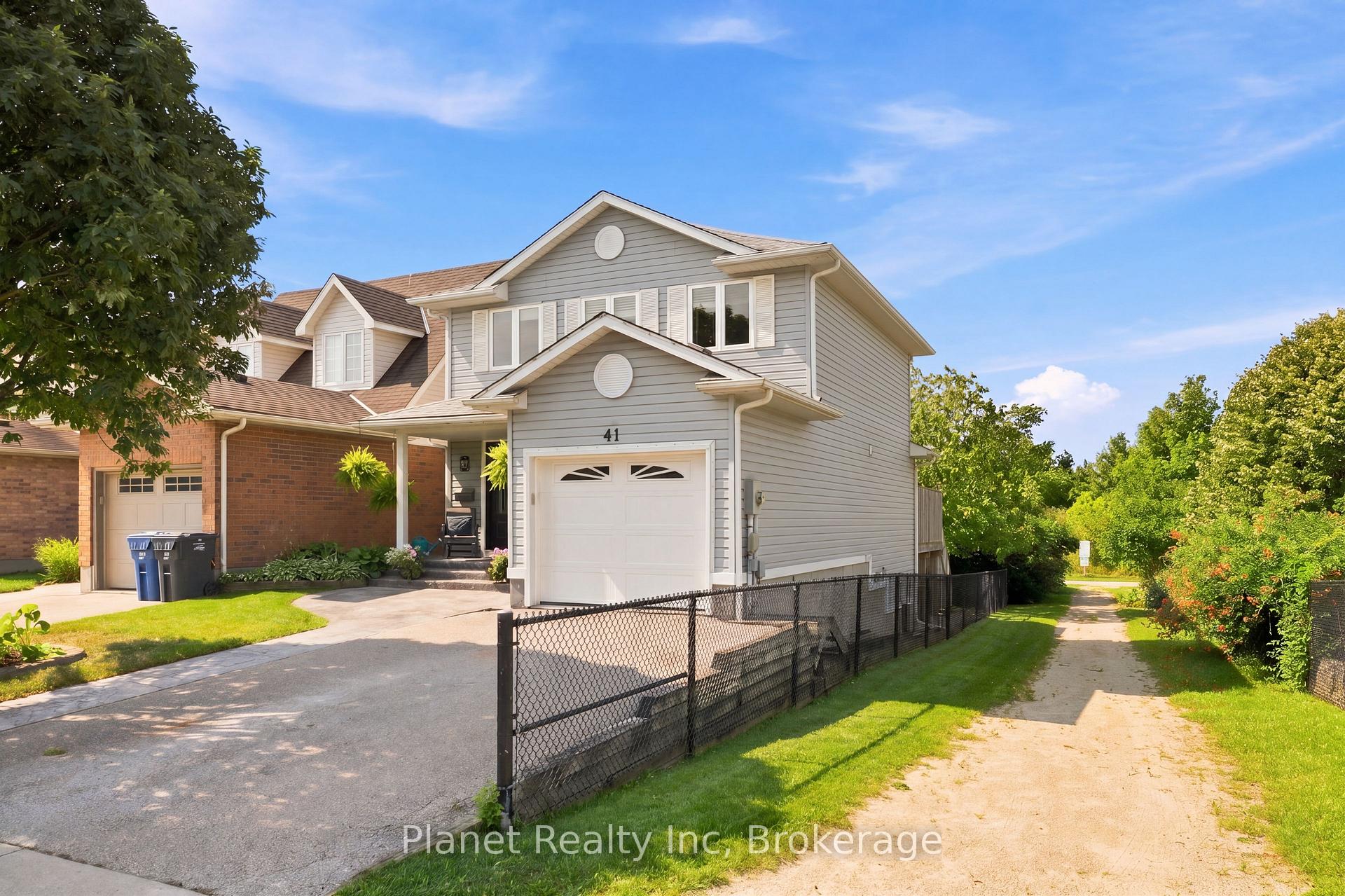 Photo 5 of 41 Boulder Crescent, Guelph, Clairfields/Hanlon Business Park — HOMEH