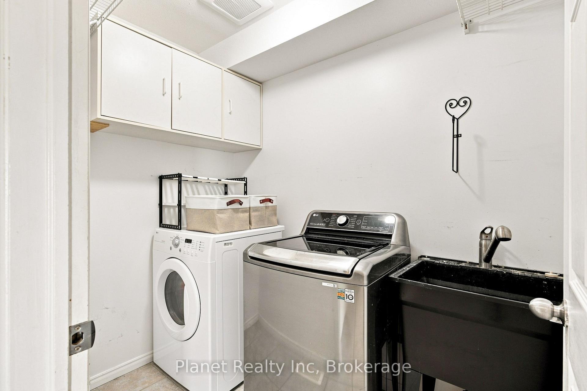 Photo 19 of 41 Boulder Crescent, Guelph, Clairfields/Hanlon Business Park — HOMEH
