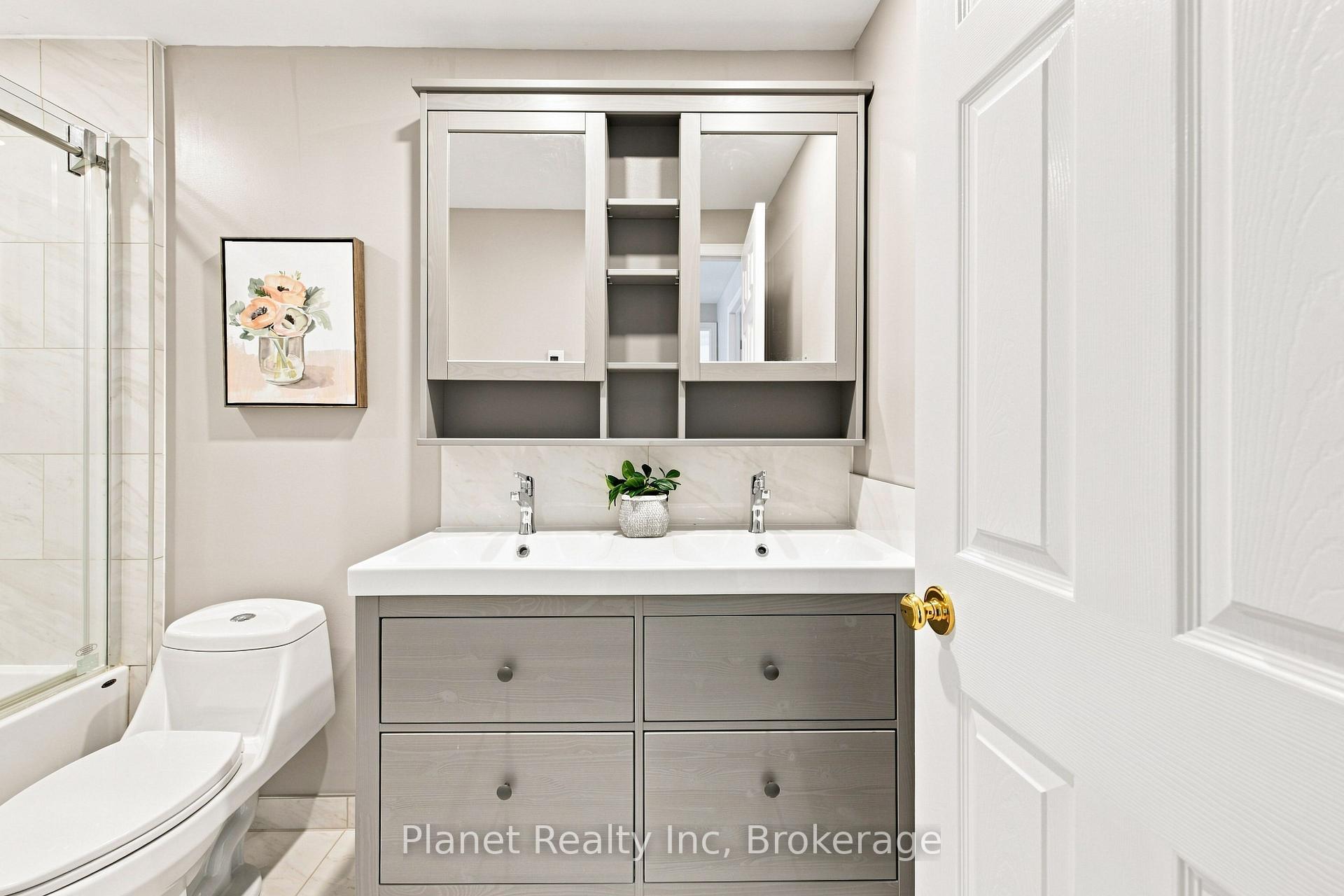 Photo 21 of 41 Boulder Crescent, Guelph, Clairfields/Hanlon Business Park — HOMEH