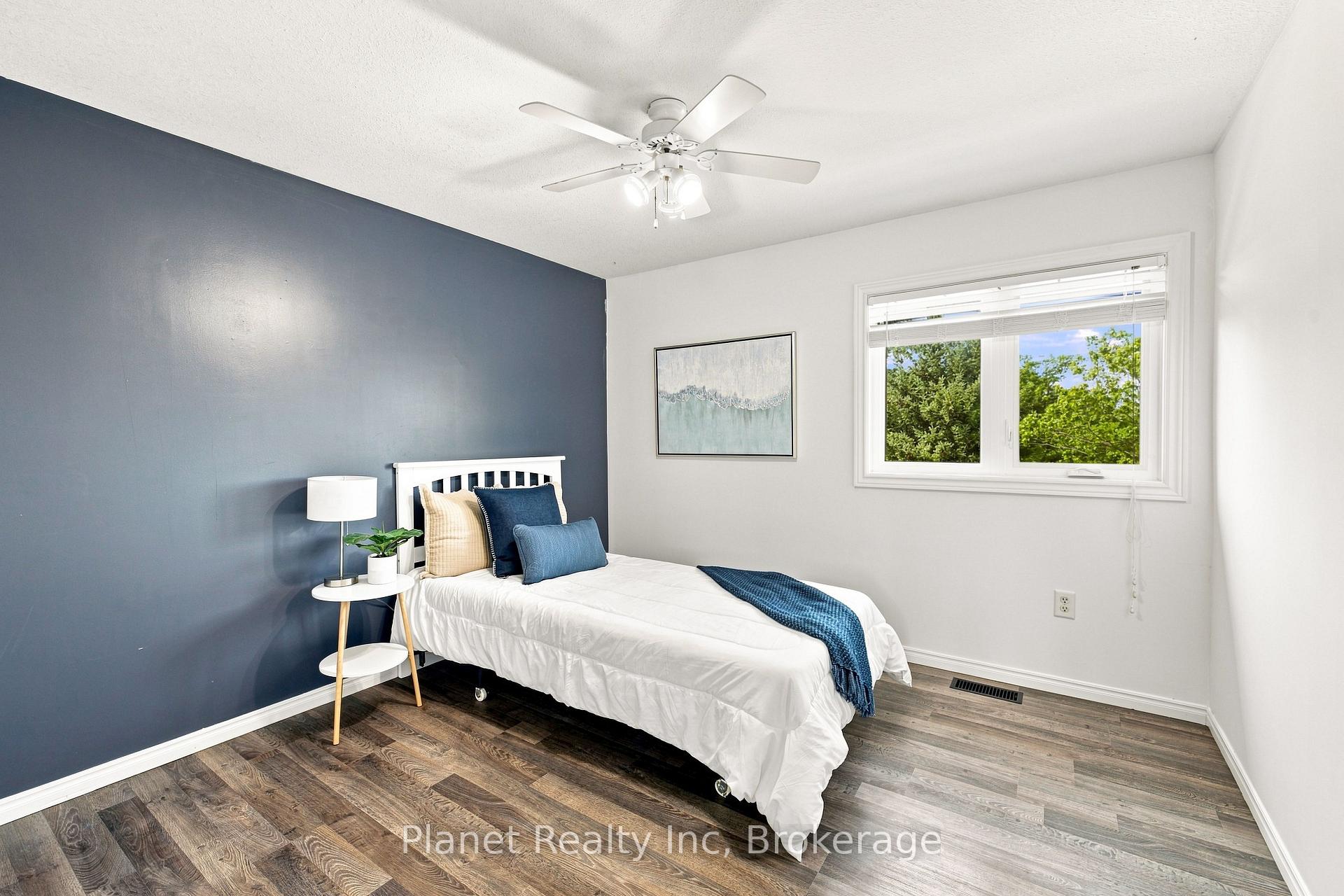 Photo 25 of 41 Boulder Crescent, Guelph, Clairfields/Hanlon Business Park — HOMEH
