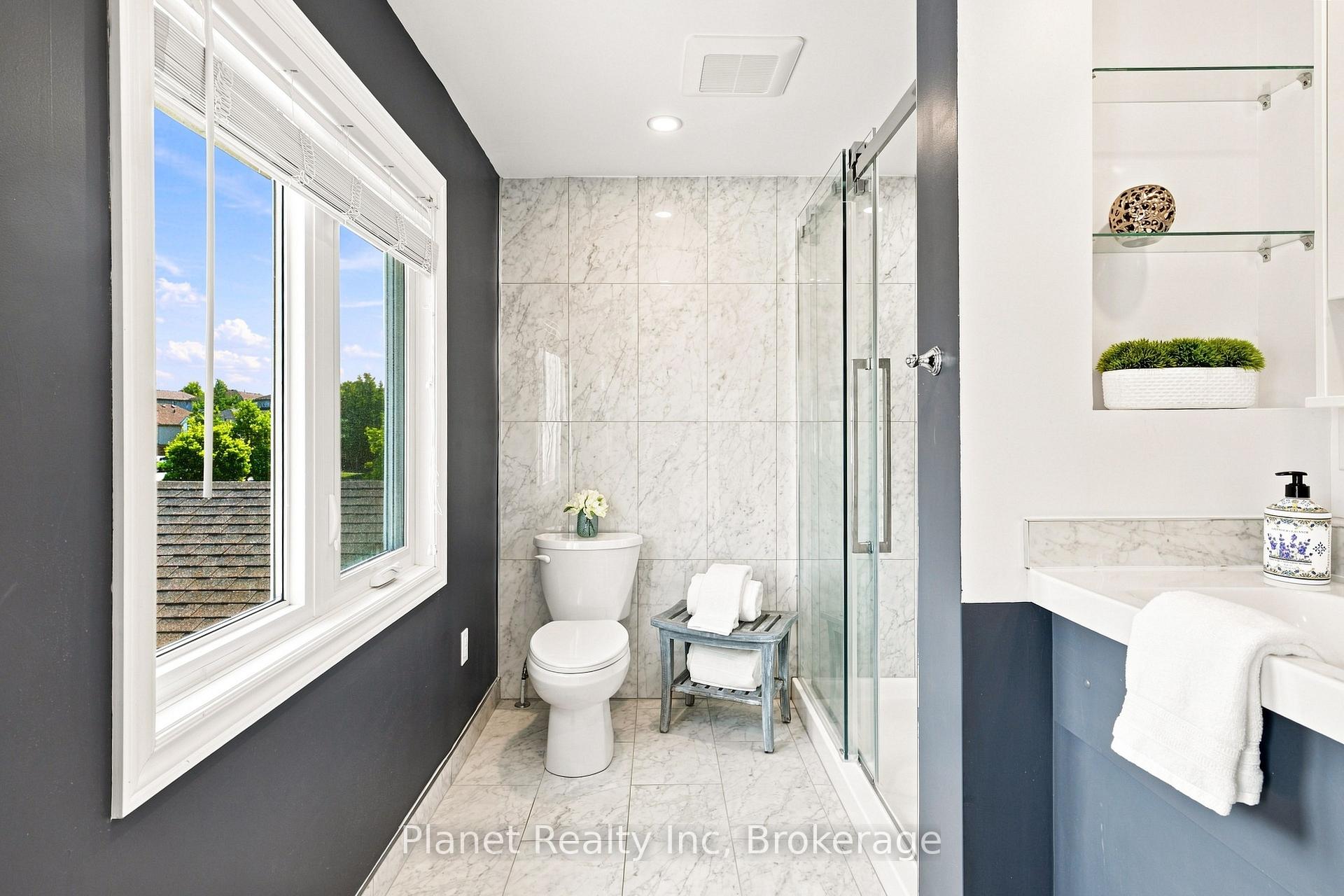 Photo 34 of 41 Boulder Crescent, Guelph, Clairfields/Hanlon Business Park — HOMEH