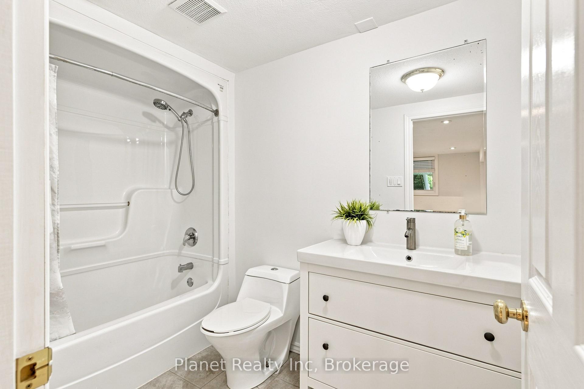 Photo 40 of 41 Boulder Crescent, Guelph, Clairfields/Hanlon Business Park — HOMEH