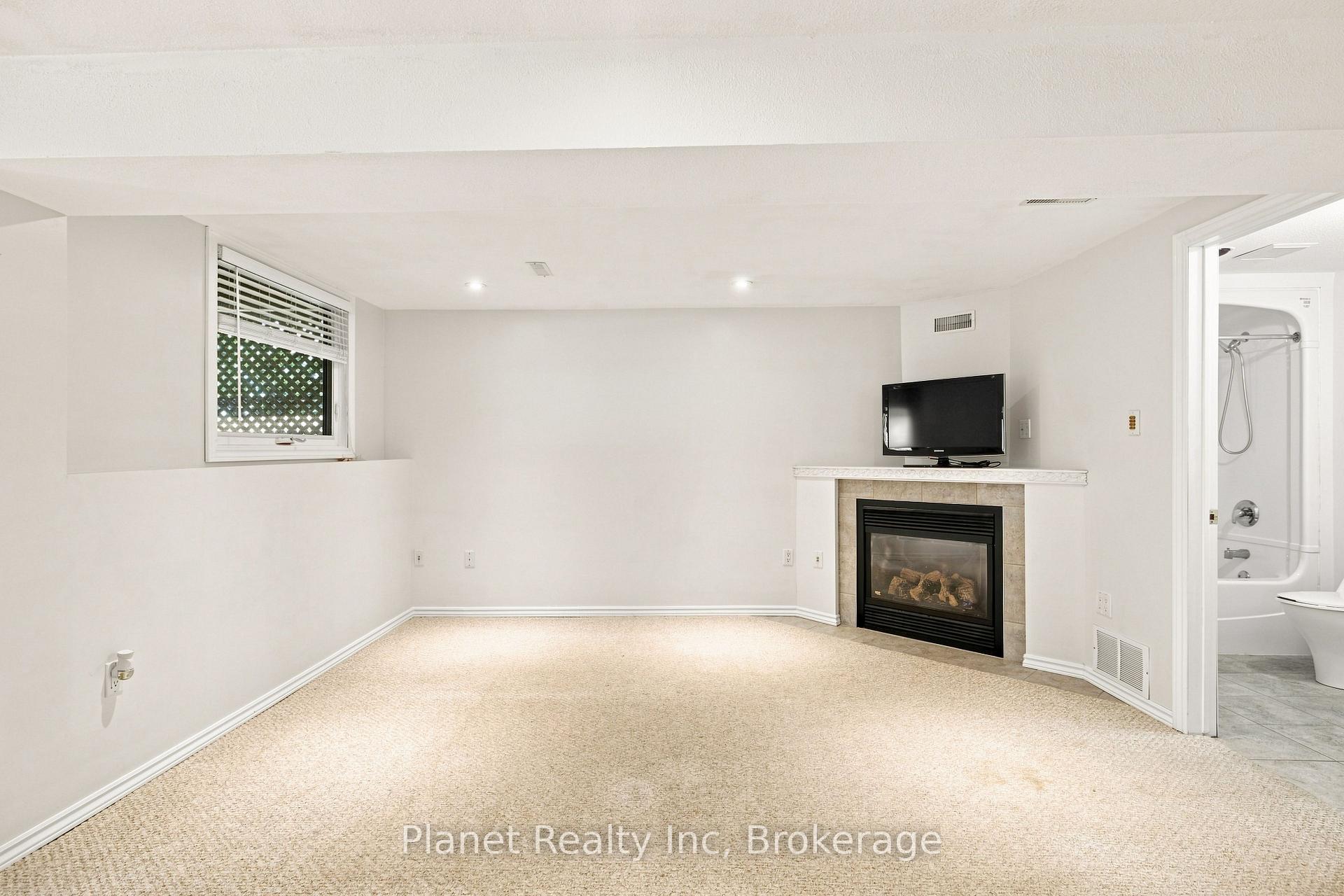 Photo 41 of 41 Boulder Crescent, Guelph, Clairfields/Hanlon Business Park — HOMEH