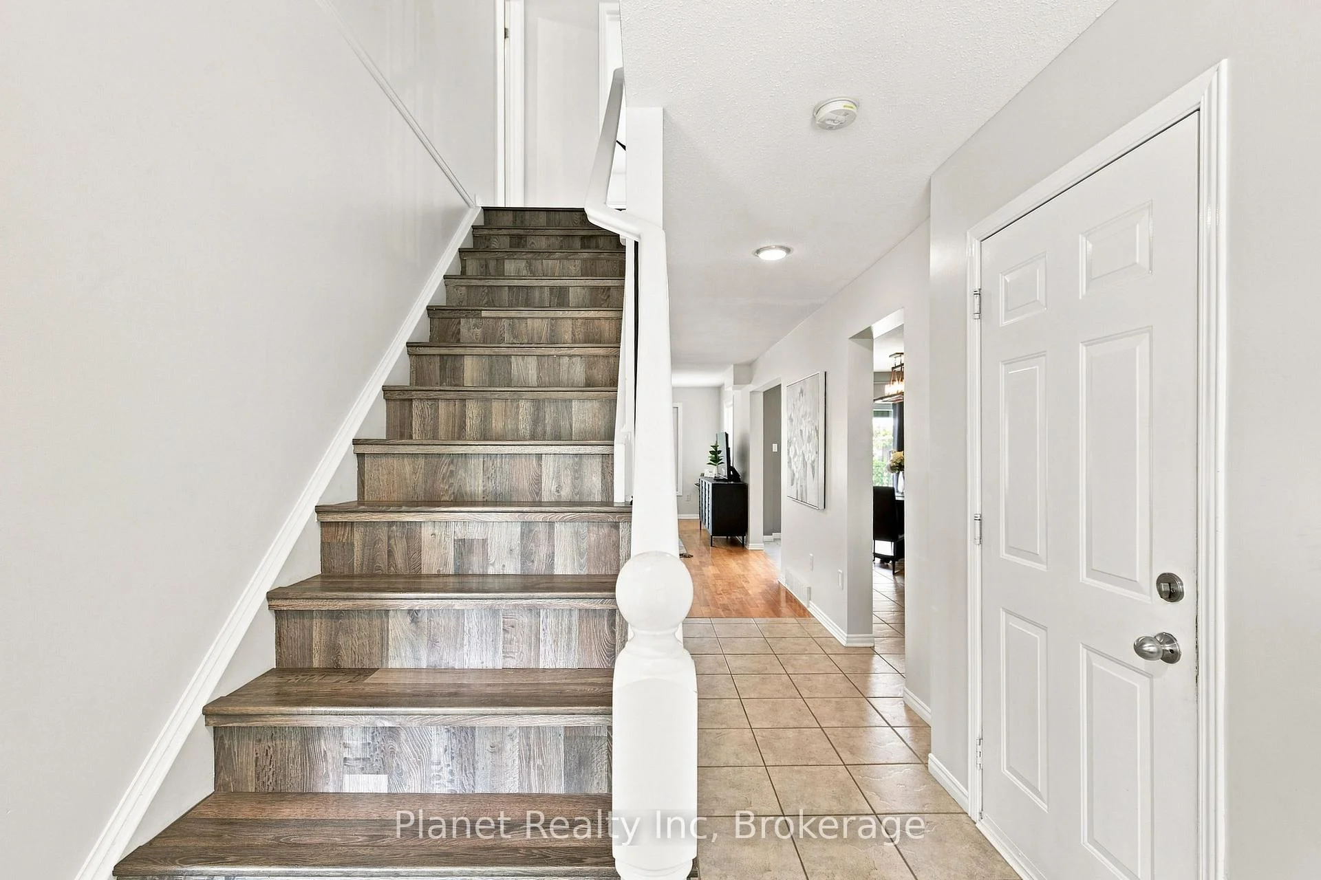Photo 23 of 41 Boulder Crescent, Guelph, Clairfields/Hanlon Business Park — HOMEH