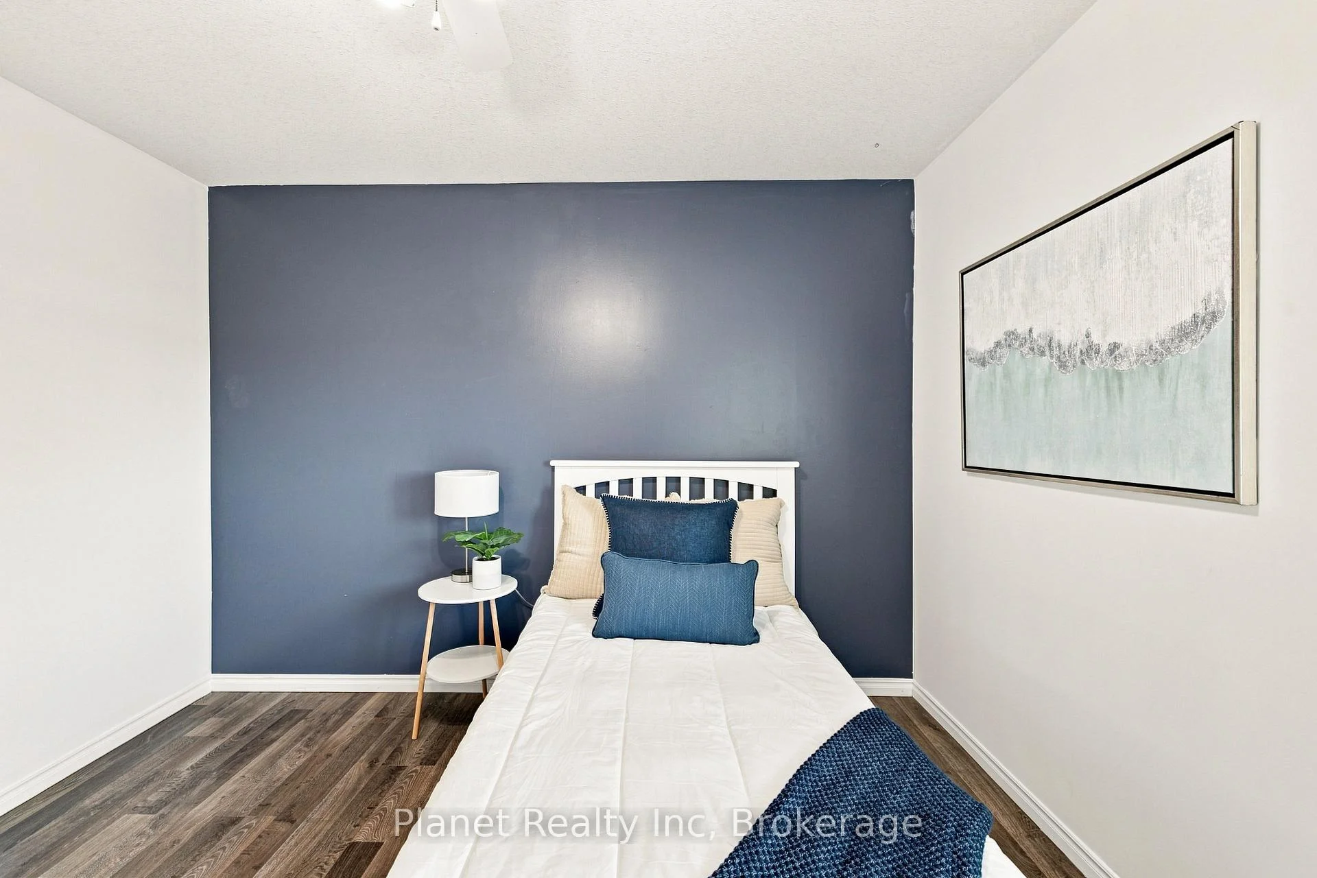 Photo 26 of 41 Boulder Crescent, Guelph, Clairfields/Hanlon Business Park — HOMEH