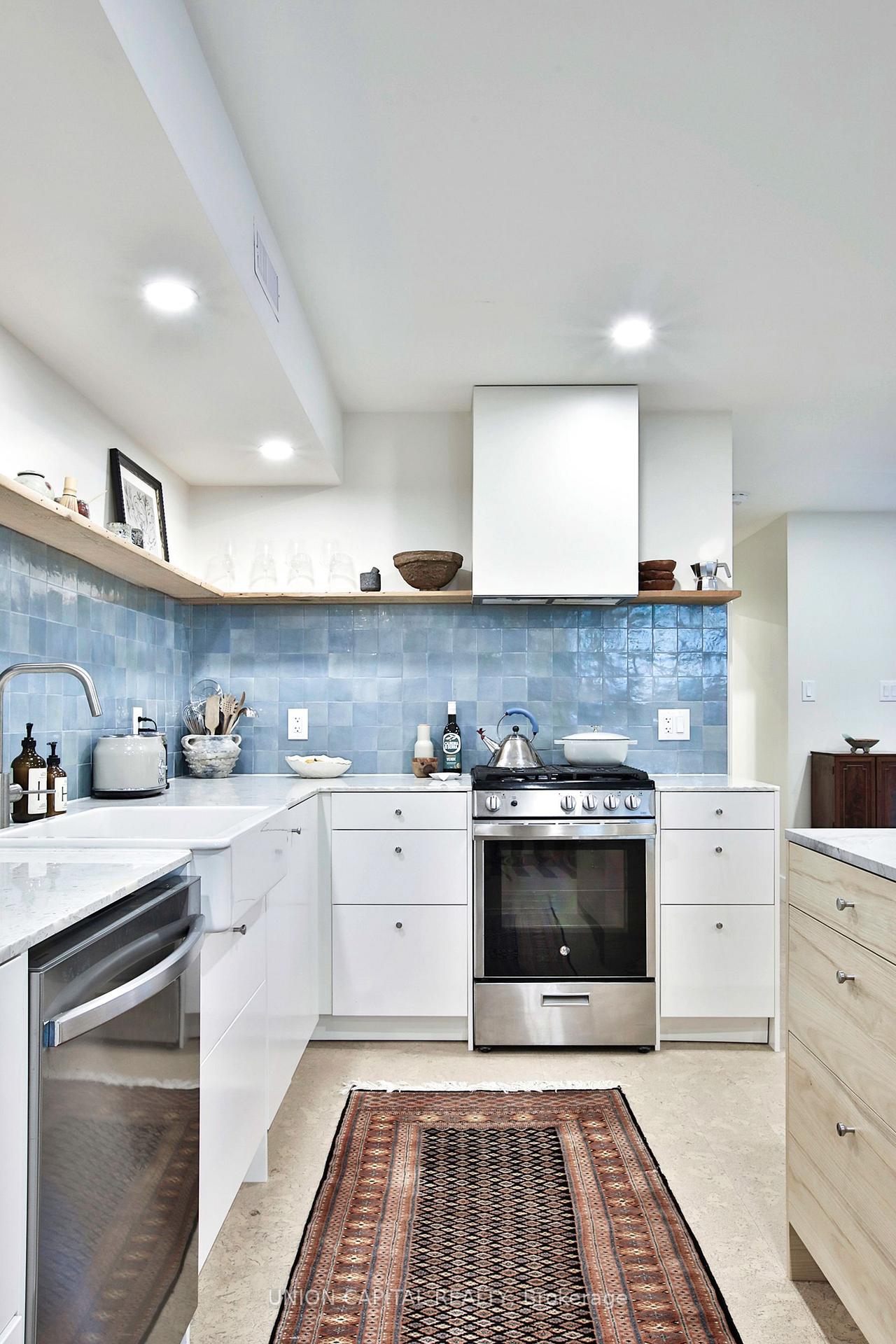 Photo 2 of Unit C, 278 Lisgar Street, Toronto, Little Portugal — HOMEH
