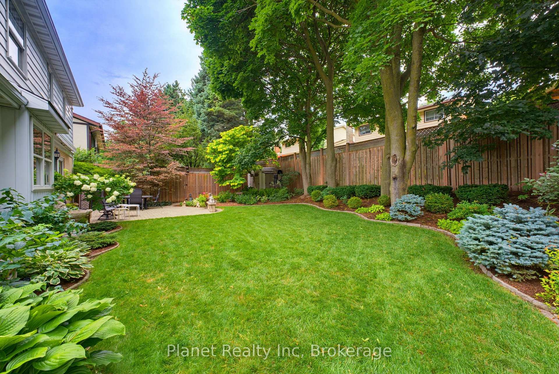 Photo 2 of 106 Thorndale Place, Waterloo, Maple Hills — HOMEH