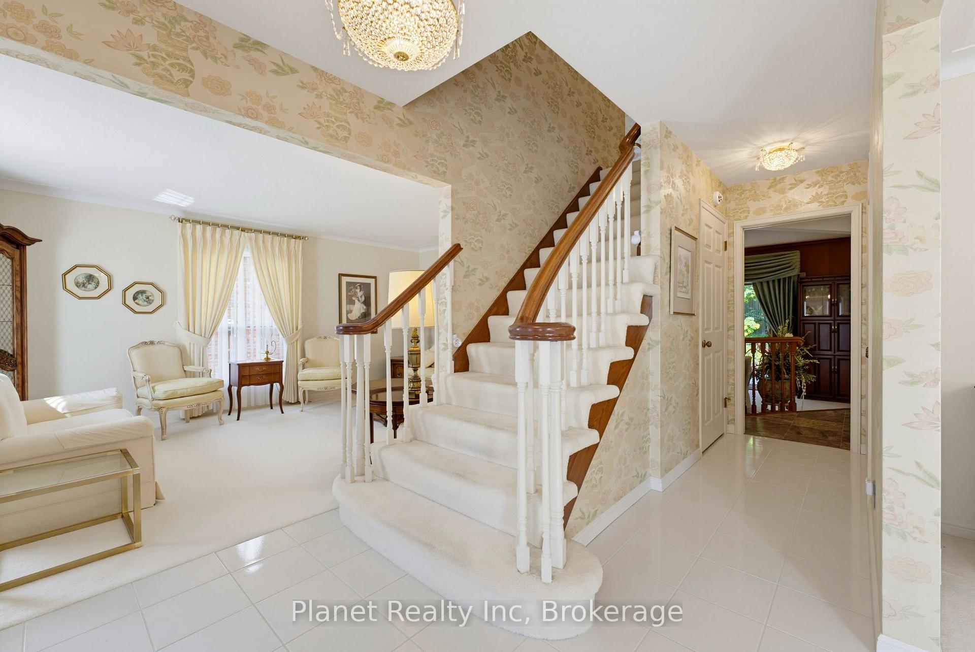 Photo 7 of 106 Thorndale Place, Waterloo, Maple Hills — HOMEH