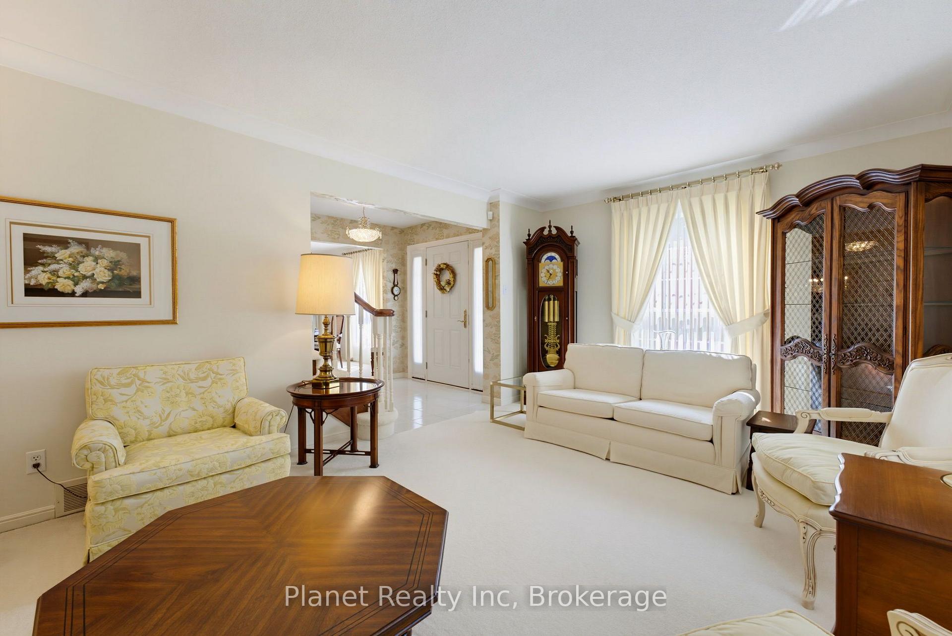 Photo 9 of 106 Thorndale Place, Waterloo, Maple Hills — HOMEH