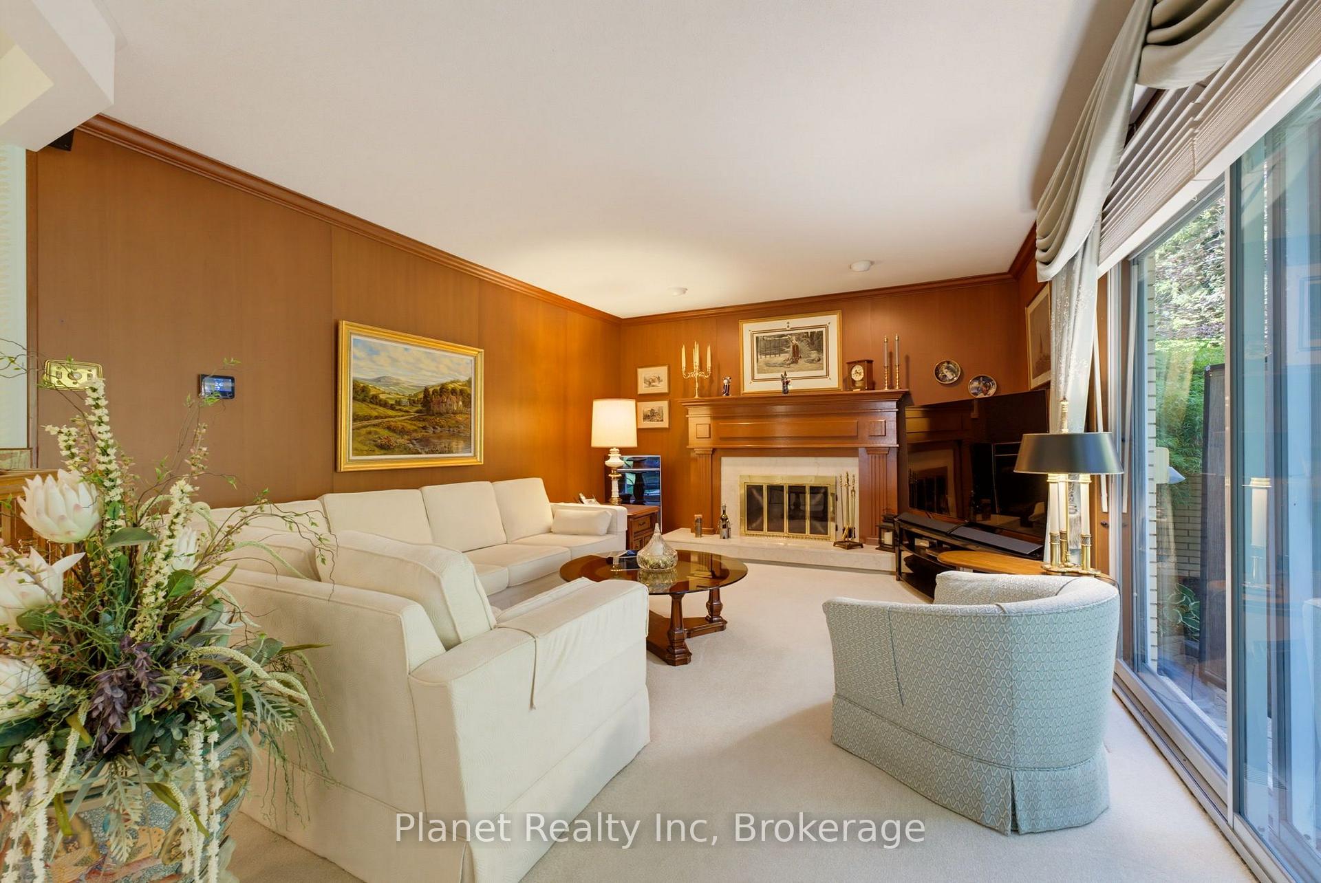 Photo 14 of 106 Thorndale Place, Waterloo, Maple Hills — HOMEH