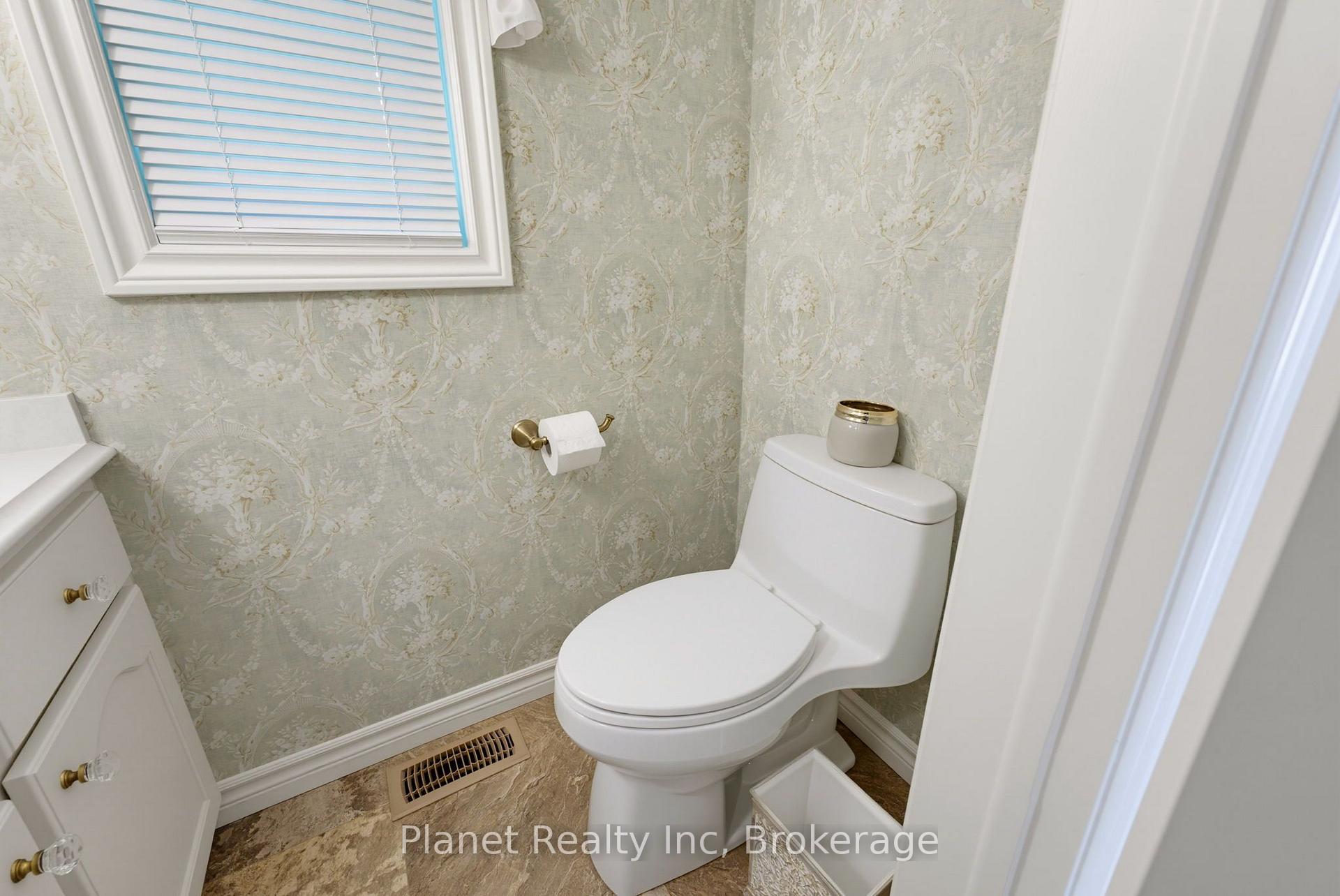 Photo 19 of 106 Thorndale Place, Waterloo, Maple Hills — HOMEH