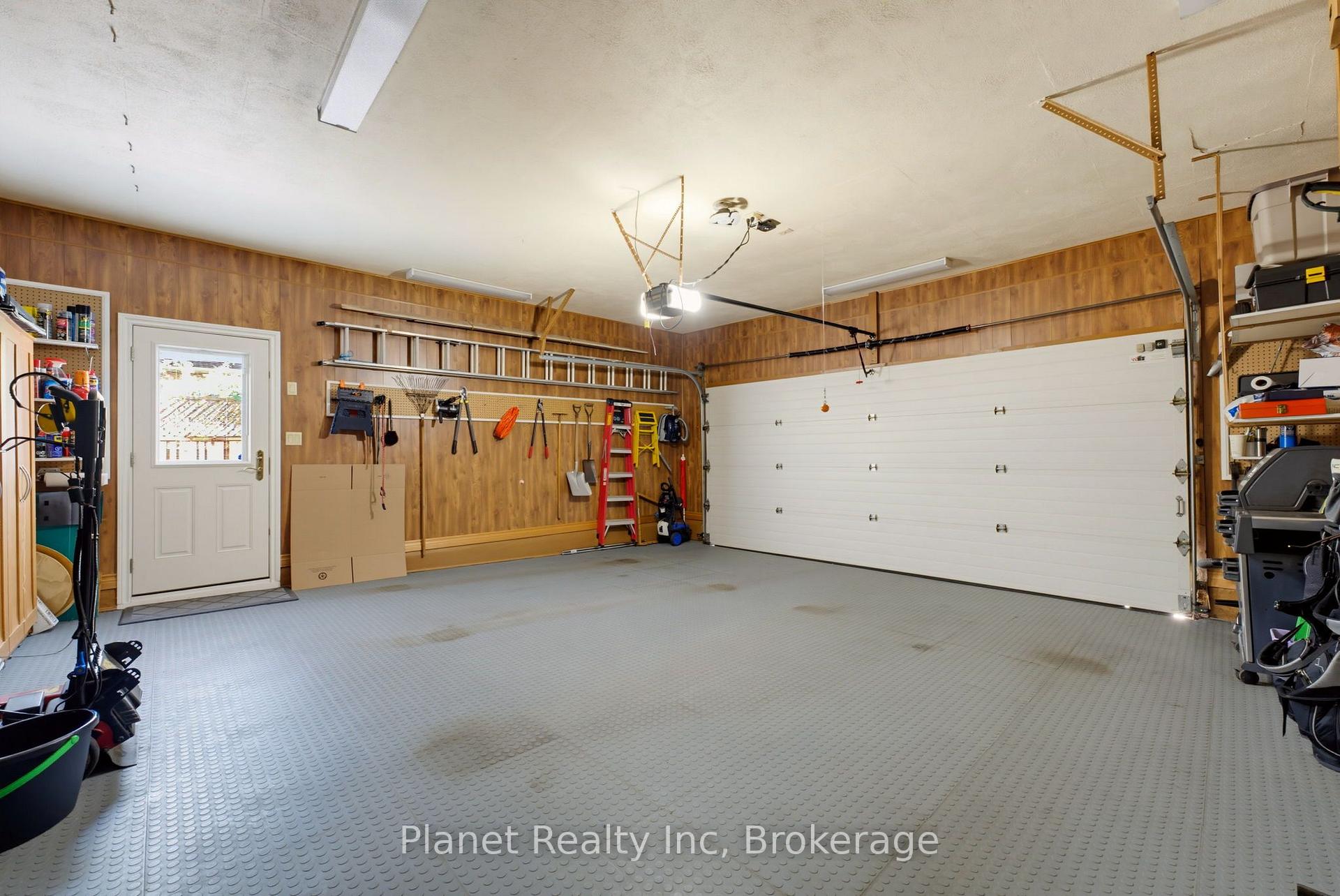 Photo 35 of 106 Thorndale Place, Waterloo, Maple Hills — HOMEH